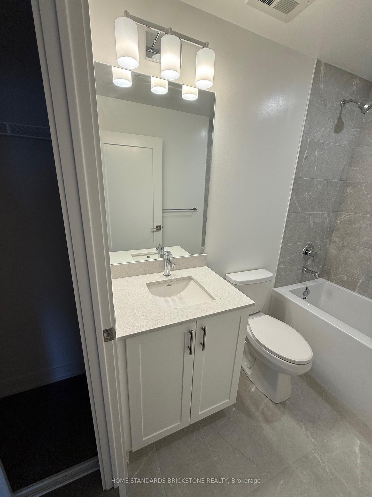 Photo 8 of B1404-715 Davis Drive, Newmarket, Huron Heights-Leslie Valley — HOMEH