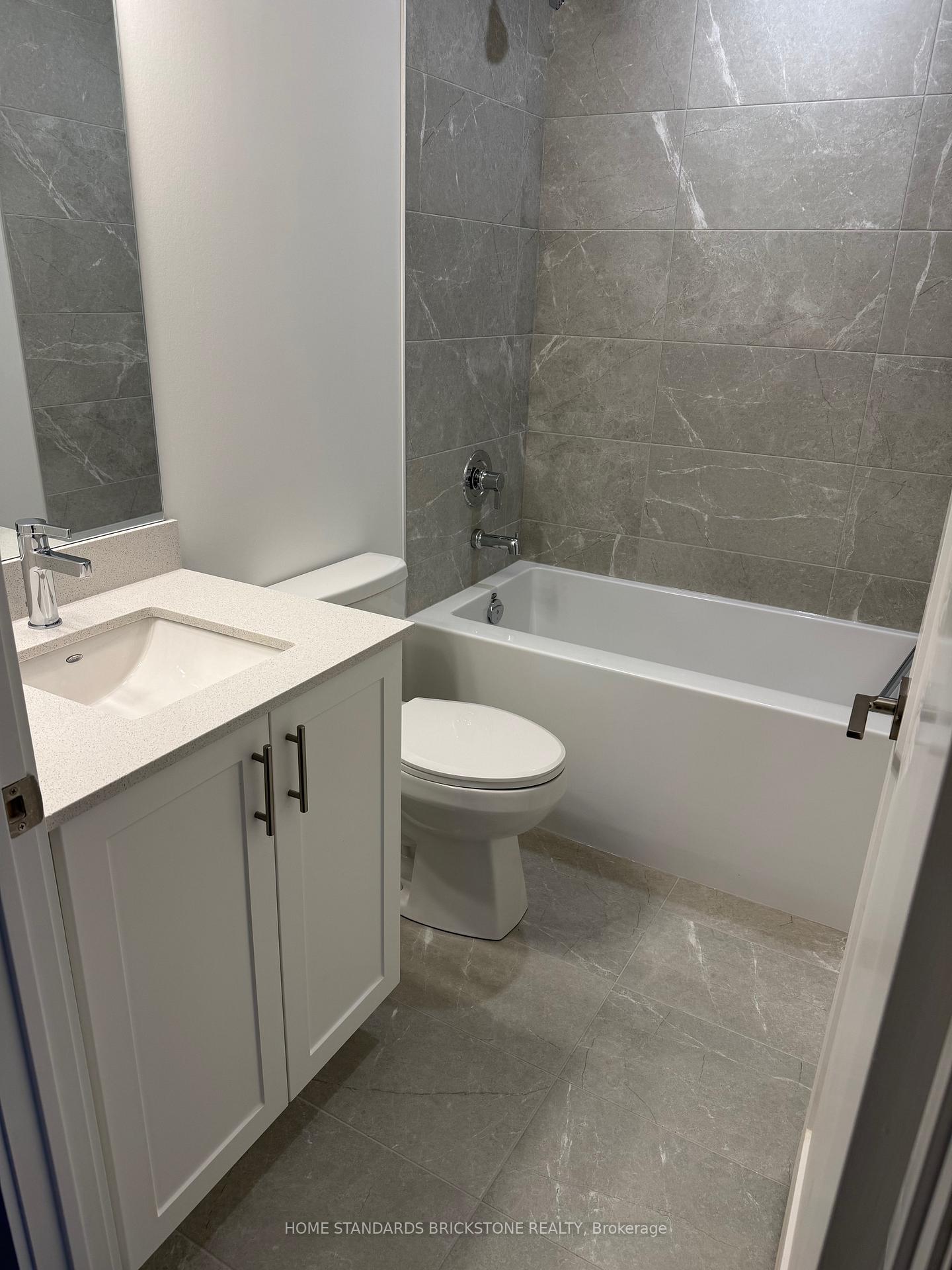 Photo 12 of B1404-715 Davis Drive, Newmarket, Huron Heights-Leslie Valley — HOMEH