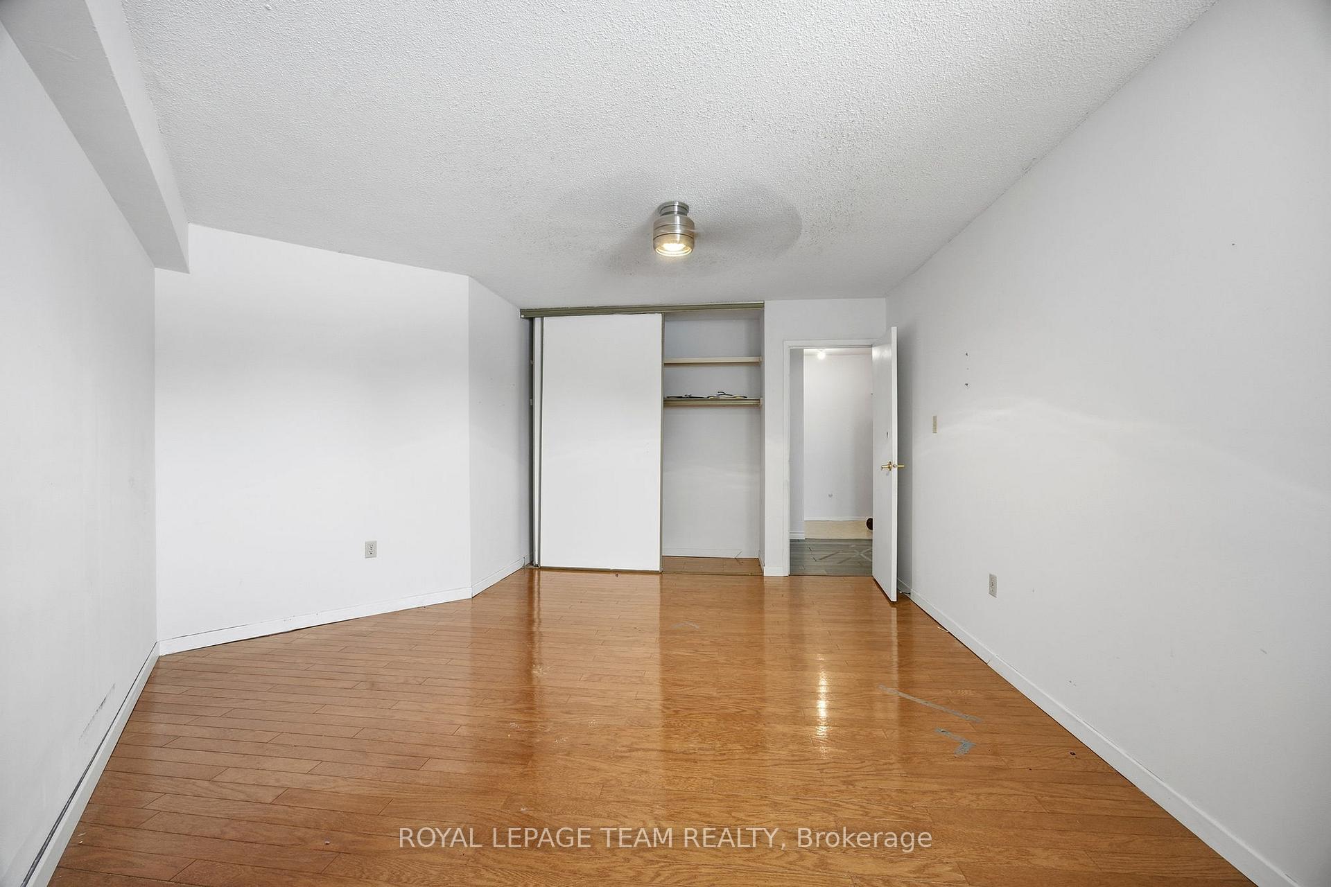 Photo 6 of Unit 109, 19 Woodlawn Road E, Guelph, Riverside Park — HOMEH