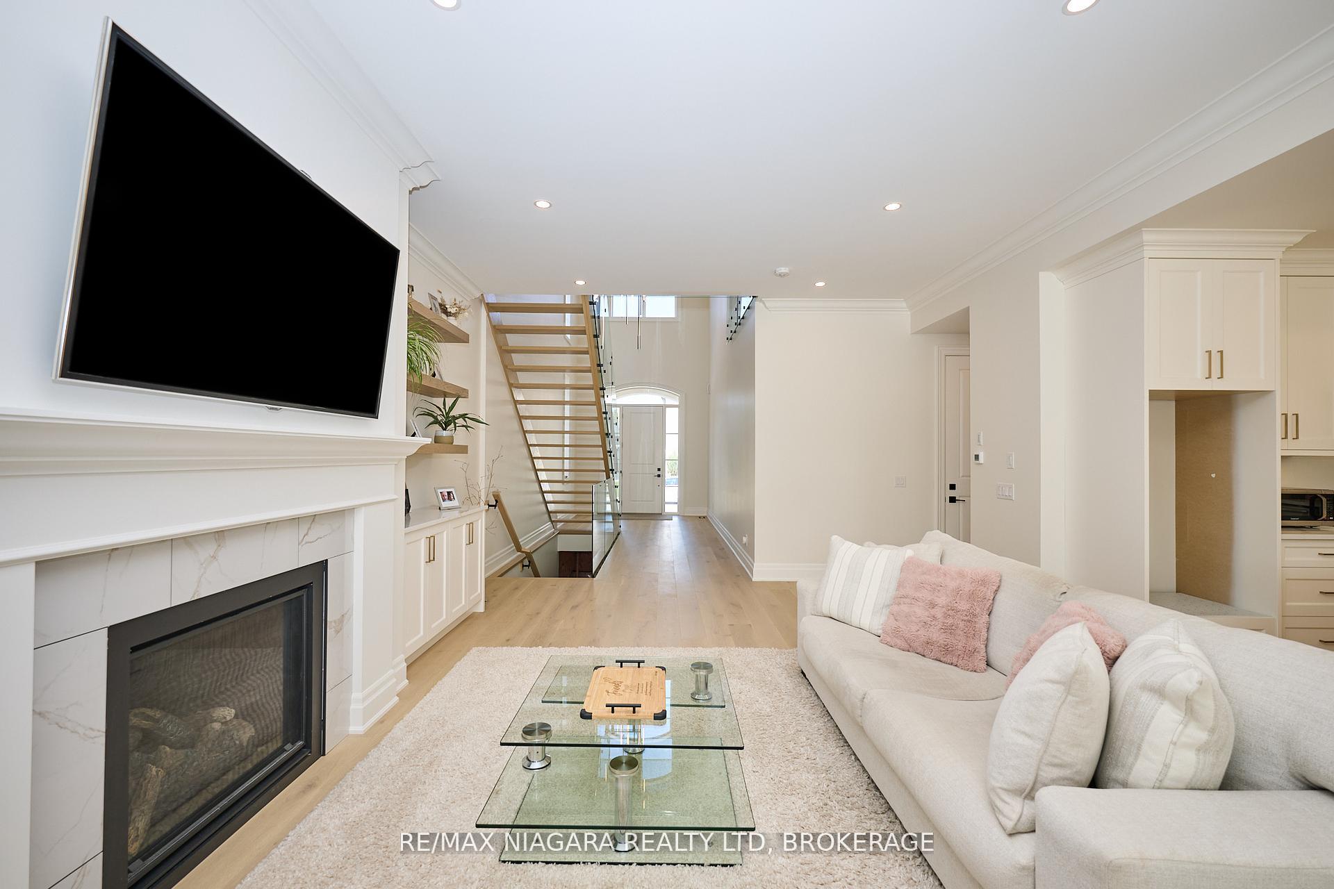 Photo 7 of 21 Ivy Crescent, Thorold, Confederation Heights — HOMEH