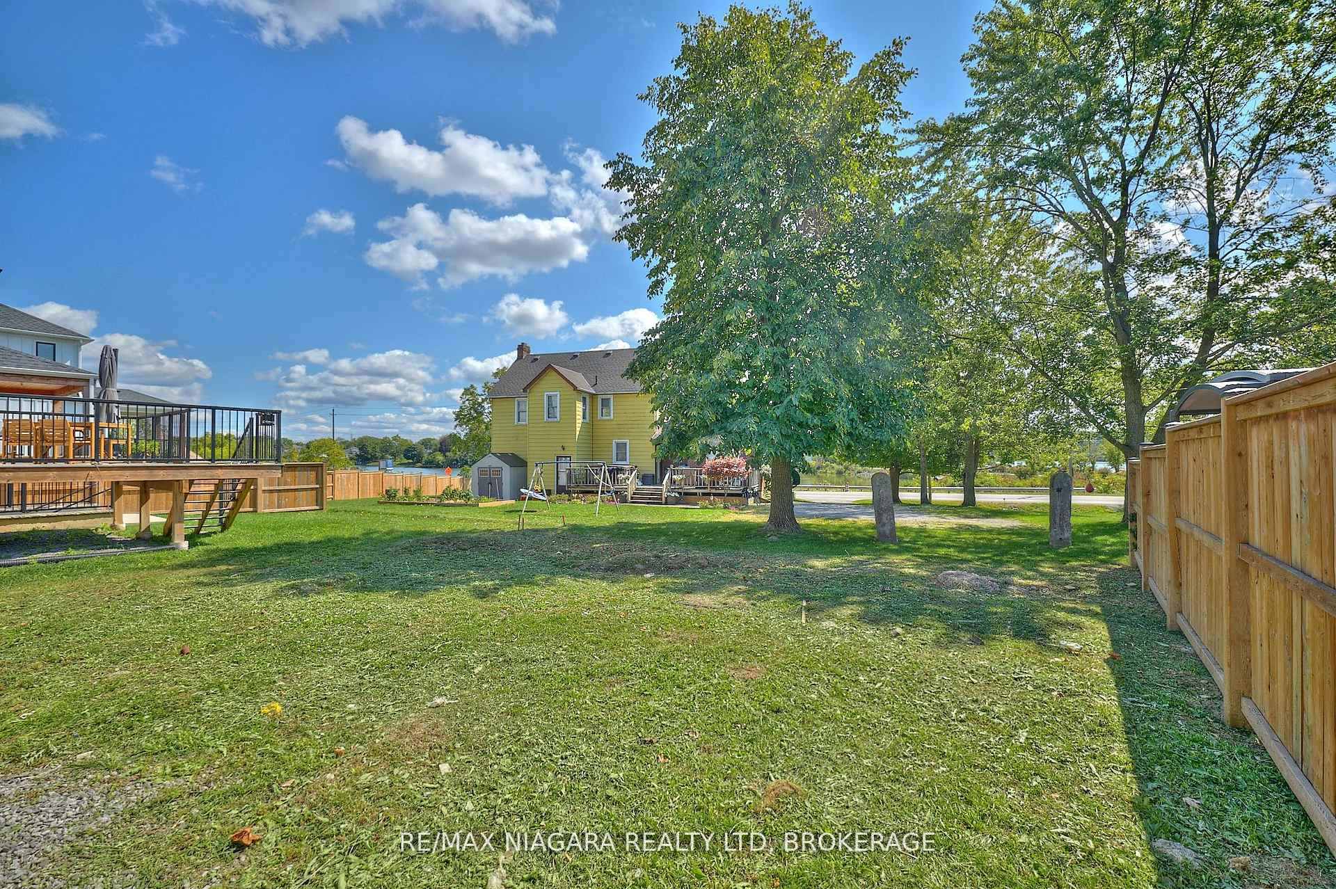 Photo 19 of 21 Ivy Crescent, Thorold, Confederation Heights — HOMEH