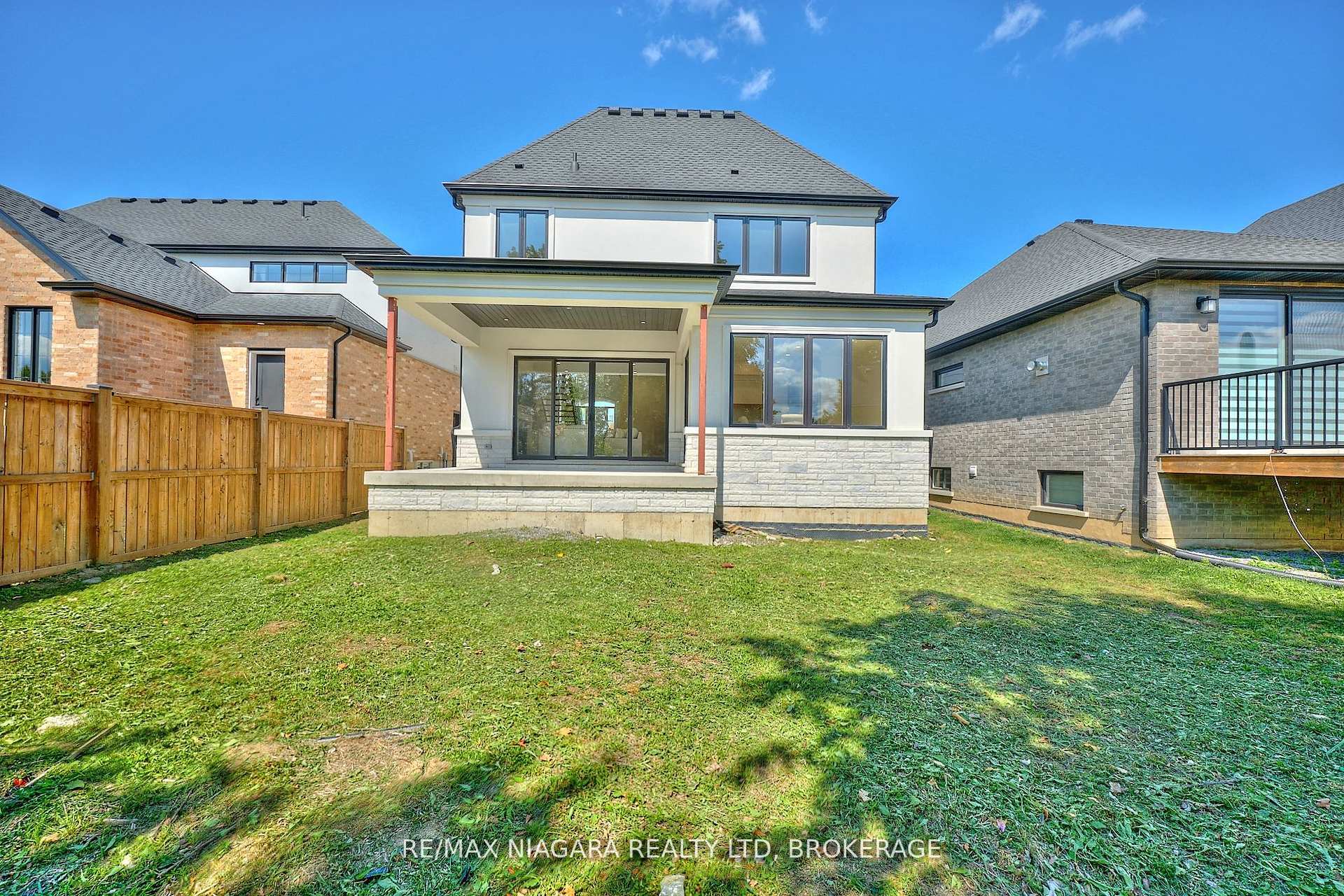 Photo 28 of 21 Ivy Crescent, Thorold, Confederation Heights — HOMEH