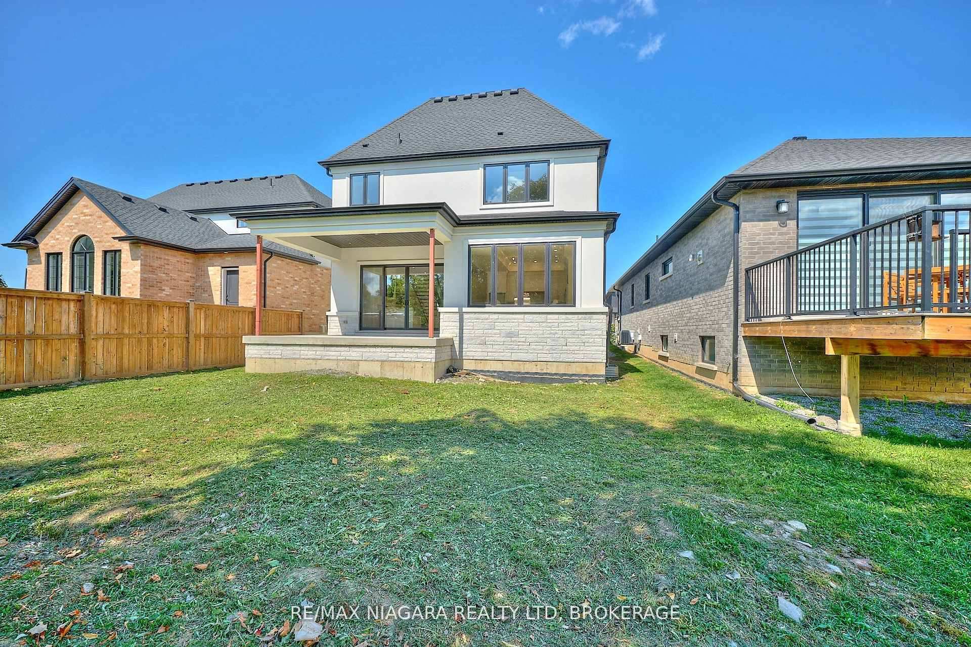 Photo 23 of 21 Ivy Crescent, Thorold, Confederation Heights — HOMEH