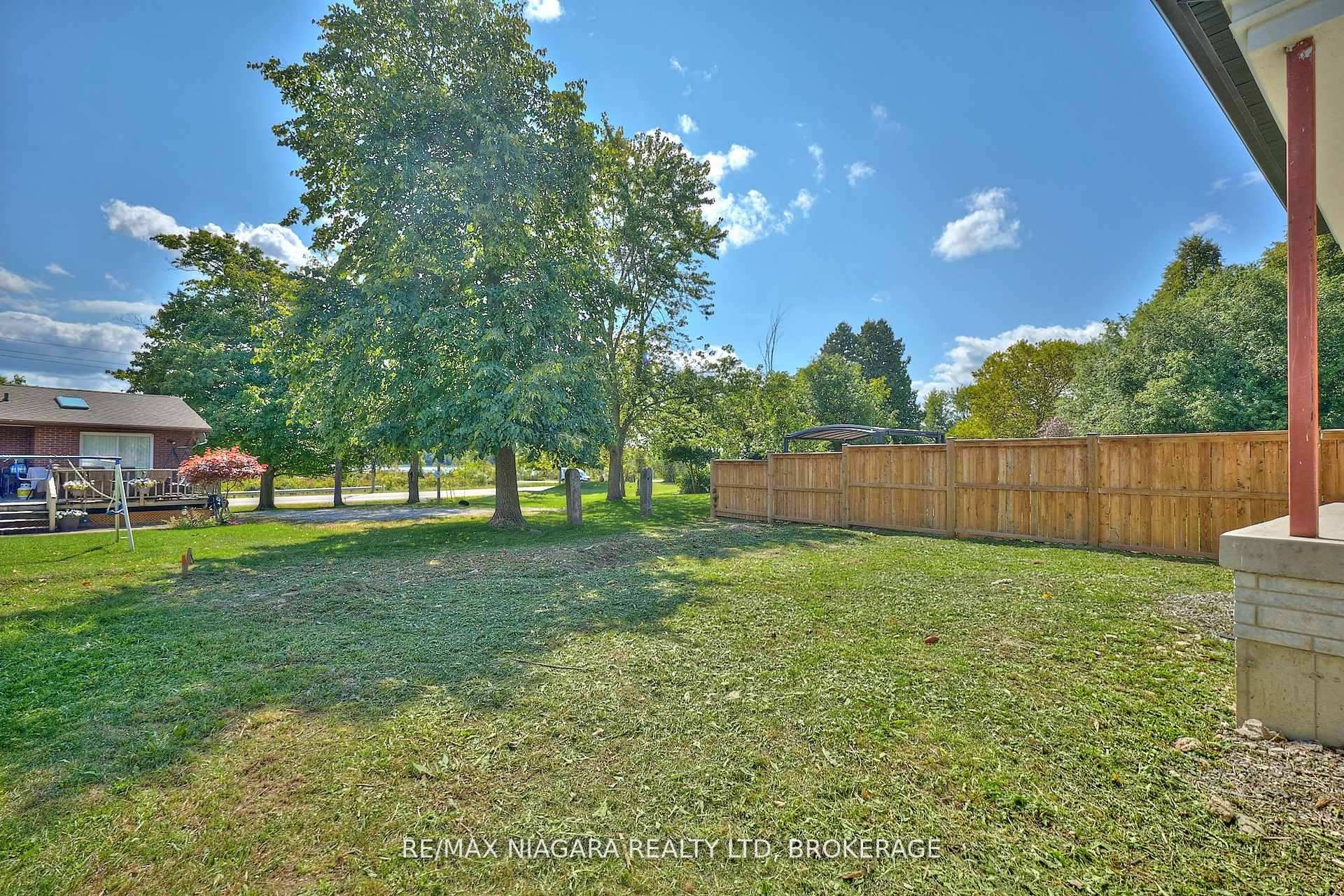 Photo 41 of 21 Ivy Crescent, Thorold, Confederation Heights — HOMEH