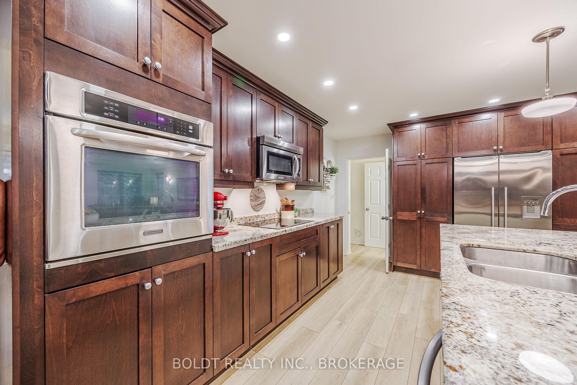 Photo 10 of 25 Neptune Drive, St. Catharines, Bunting/Linwell — HOMEH