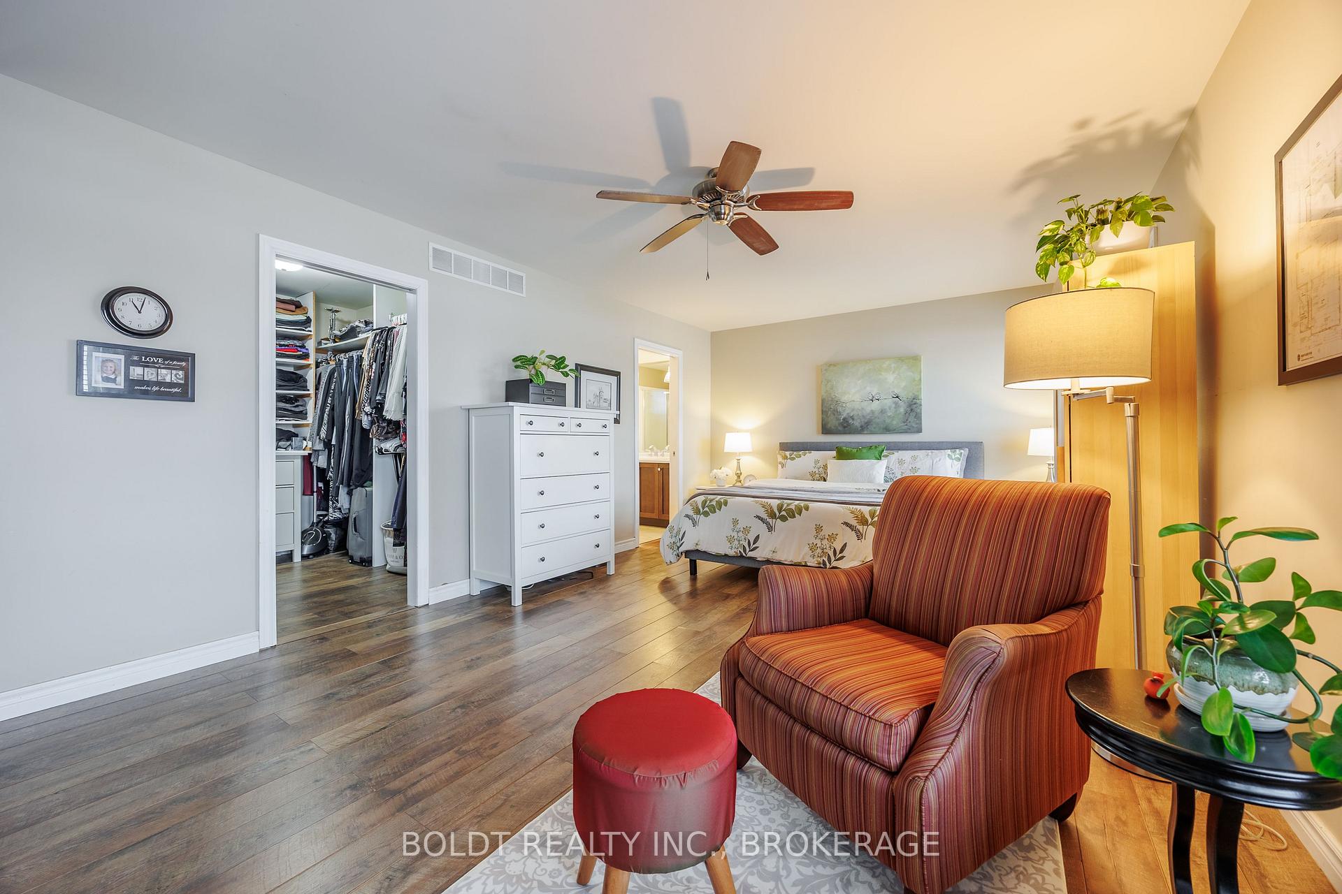 Photo 5 of 25 Neptune Drive, St. Catharines, Bunting/Linwell — HOMEH