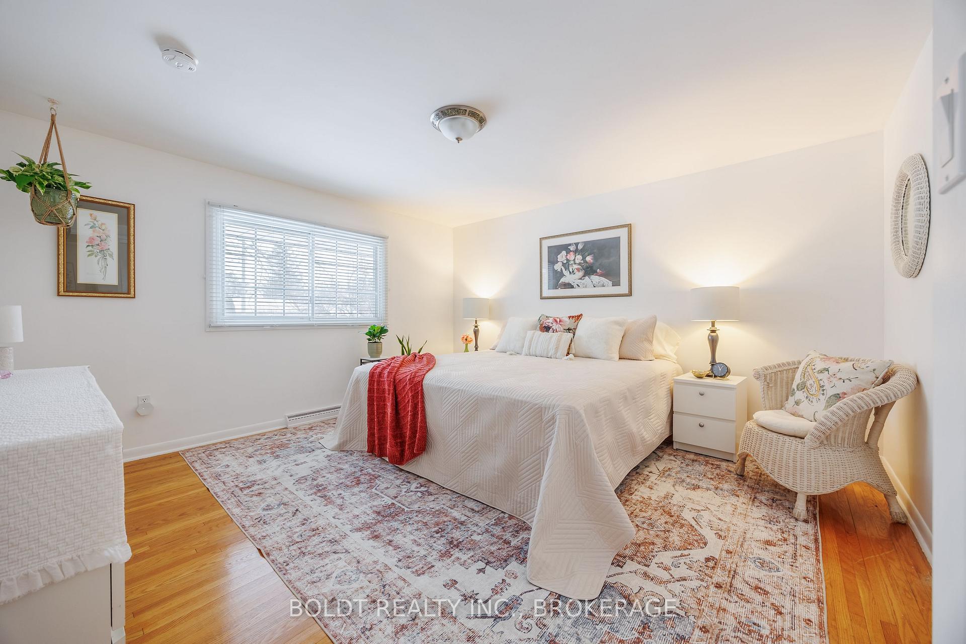 Photo 19 of 25 Neptune Drive, St. Catharines, Bunting/Linwell — HOMEH