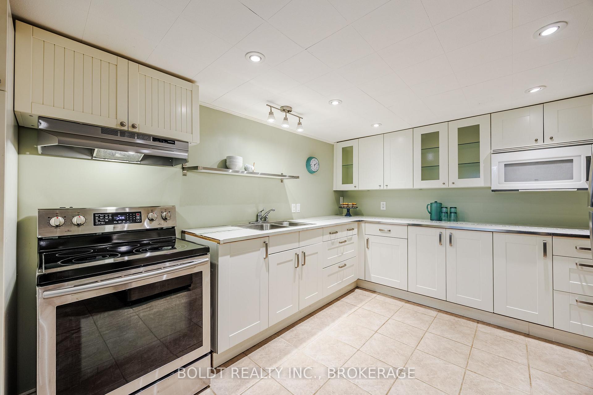 Photo 18 of 25 Neptune Drive, St. Catharines, Bunting/Linwell — HOMEH