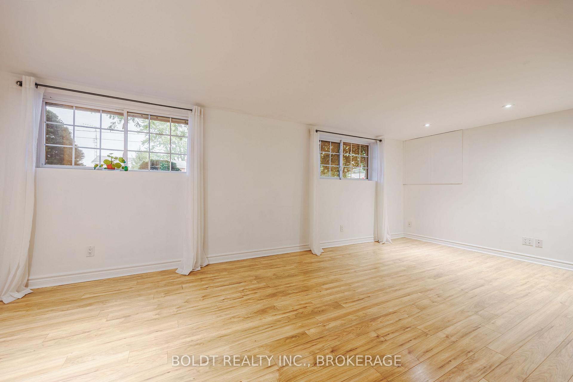 Photo 6 of 25 Neptune Drive, St. Catharines, Bunting/Linwell — HOMEH
