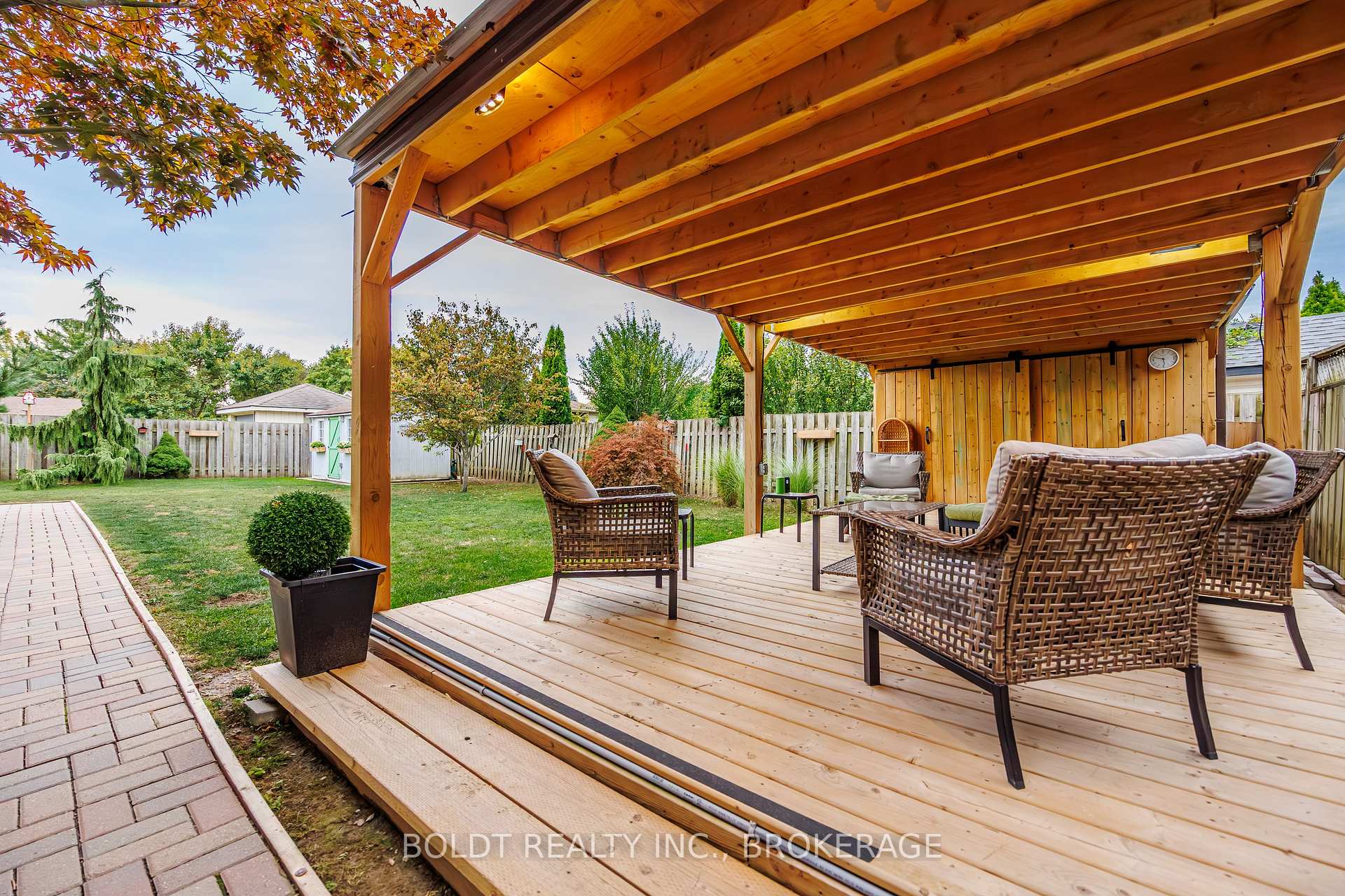 Photo 11 of 25 Neptune Drive, St. Catharines, Bunting/Linwell — HOMEH