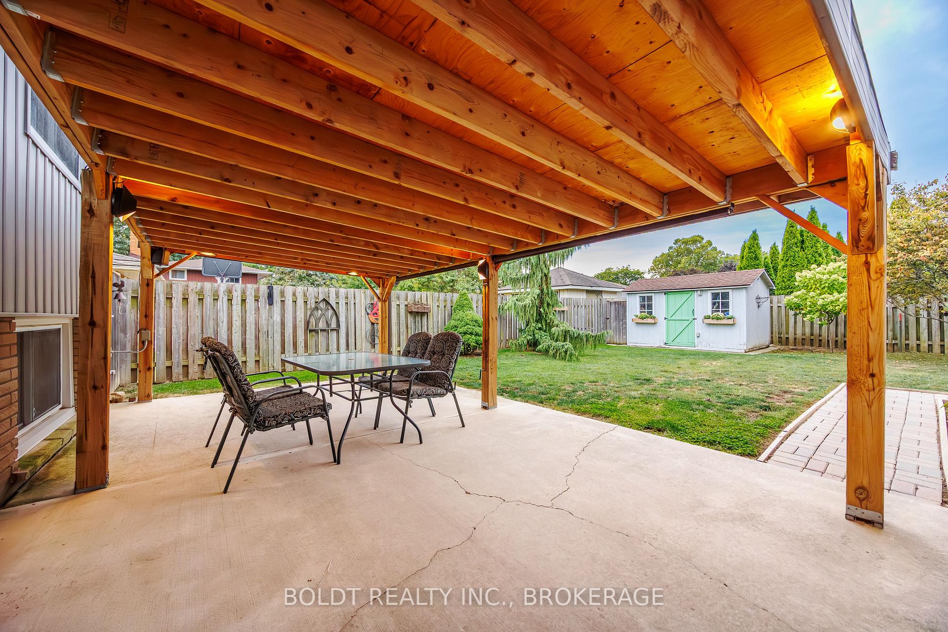 Photo 15 of 25 Neptune Drive, St. Catharines, Bunting/Linwell — HOMEH