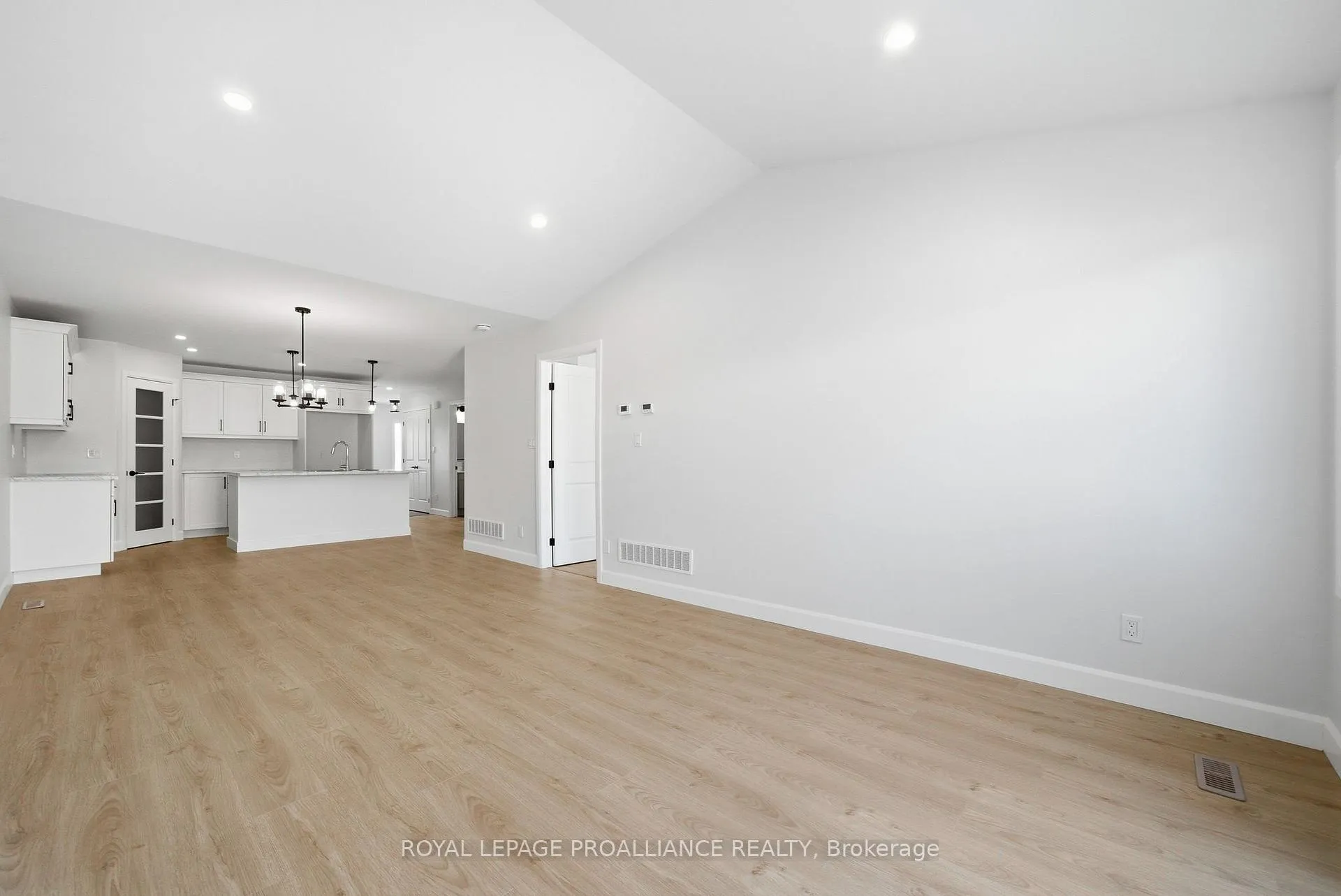 Photo 15 of 59 Sandhu Crescent, Belleville, Belleville Ward — HOMEH
