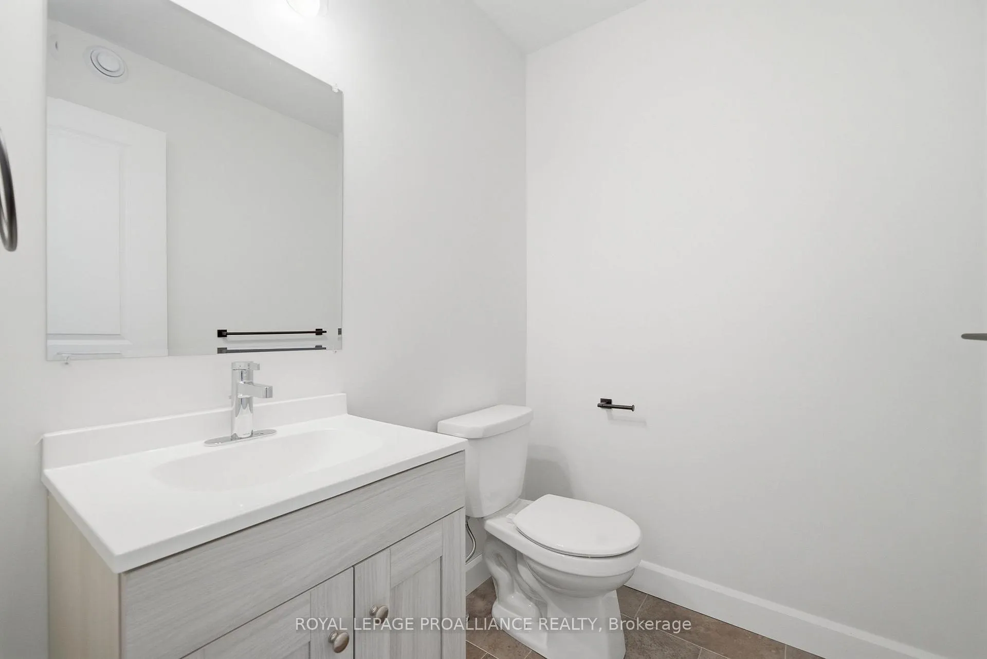 Photo 19 of 59 Sandhu Crescent, Belleville, Belleville Ward — HOMEH