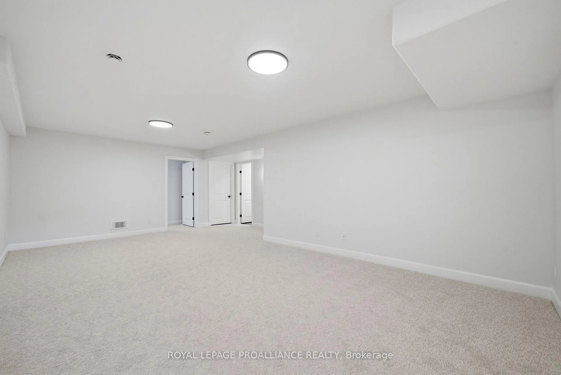 Photo 24 of 59 Sandhu Crescent, Belleville, Belleville Ward — HOMEH