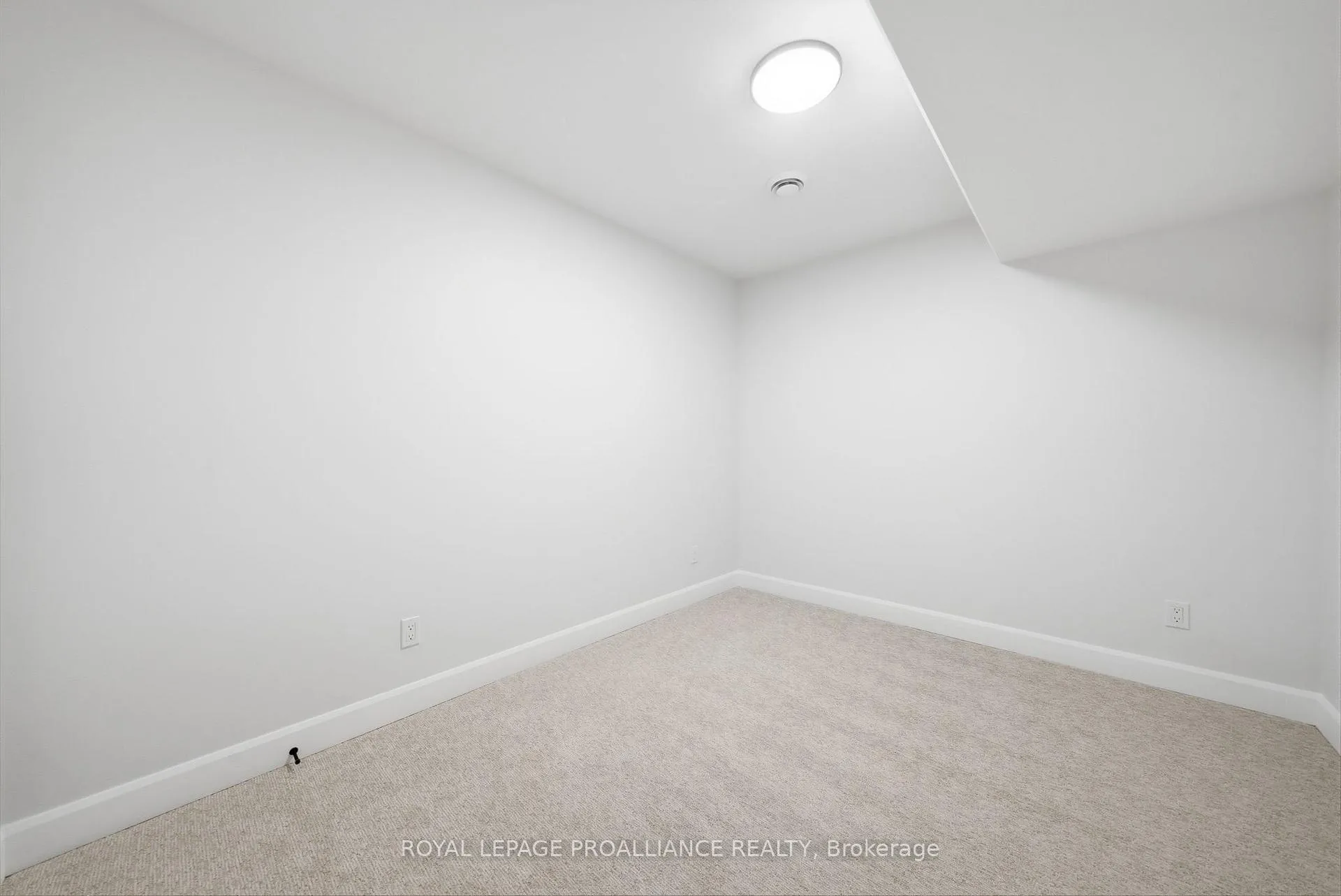 Photo 28 of 59 Sandhu Crescent, Belleville, Belleville Ward — HOMEH