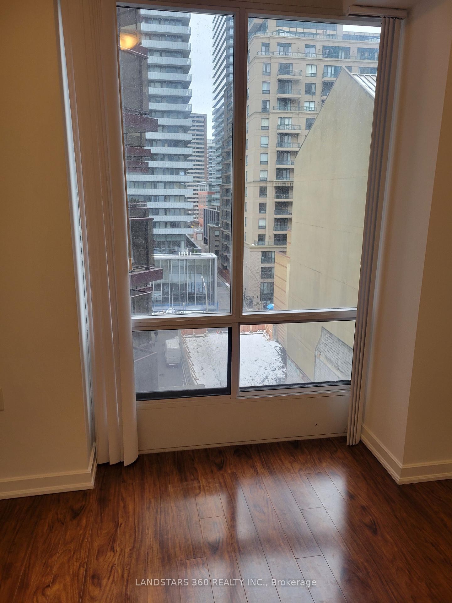 Photo 5 of Unit 701, 85 Bloor Street E, Toronto, Church-Yonge Corridor — HOMEH