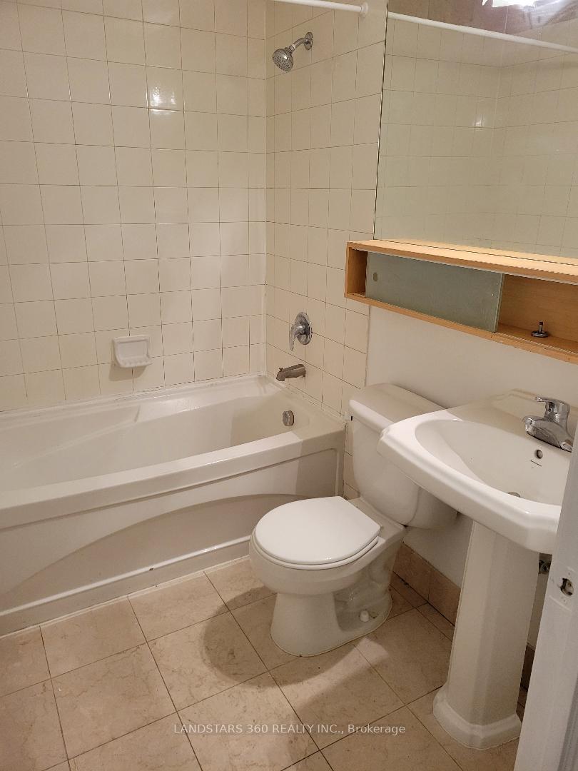 Photo 6 of Unit 701, 85 Bloor Street E, Toronto, Church-Yonge Corridor — HOMEH
