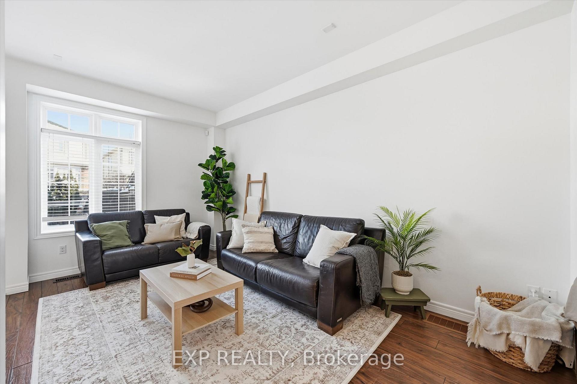 Photo 3 of 45 Browview Drive, Hamilton, Waterdown — HOMEH