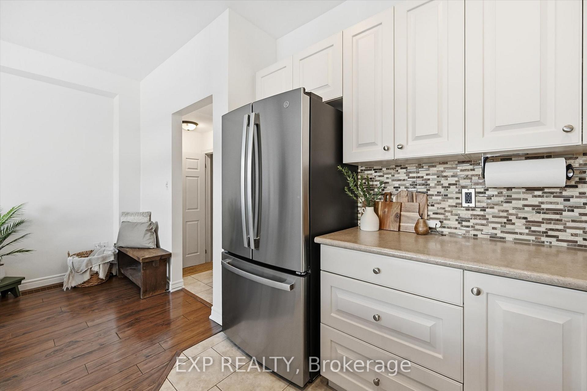 Photo 4 of 45 Browview Drive, Hamilton, Waterdown — HOMEH