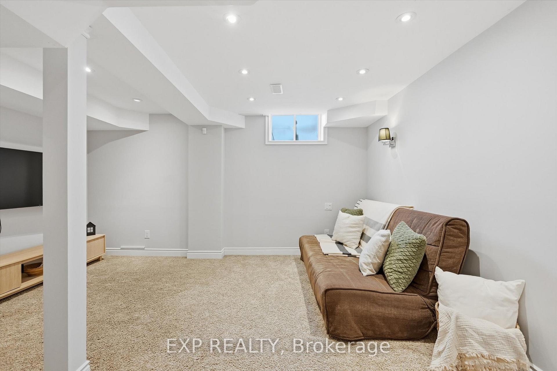 Photo 11 of 45 Browview Drive, Hamilton, Waterdown — HOMEH