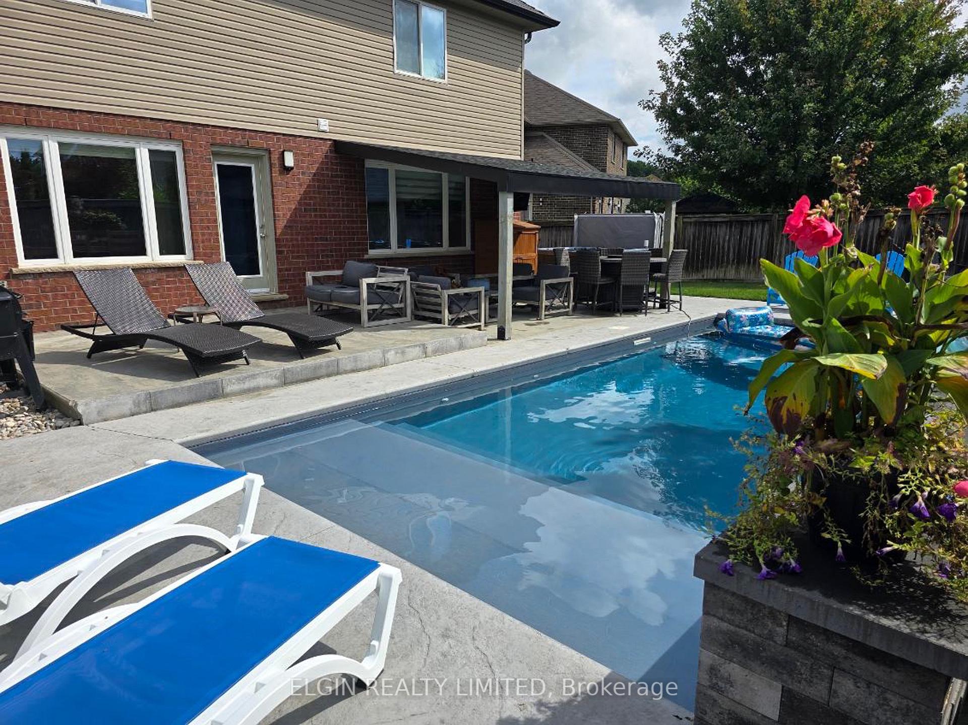 Photo 43 of 10 Kingfisher Court, St. Thomas — HOMEH
