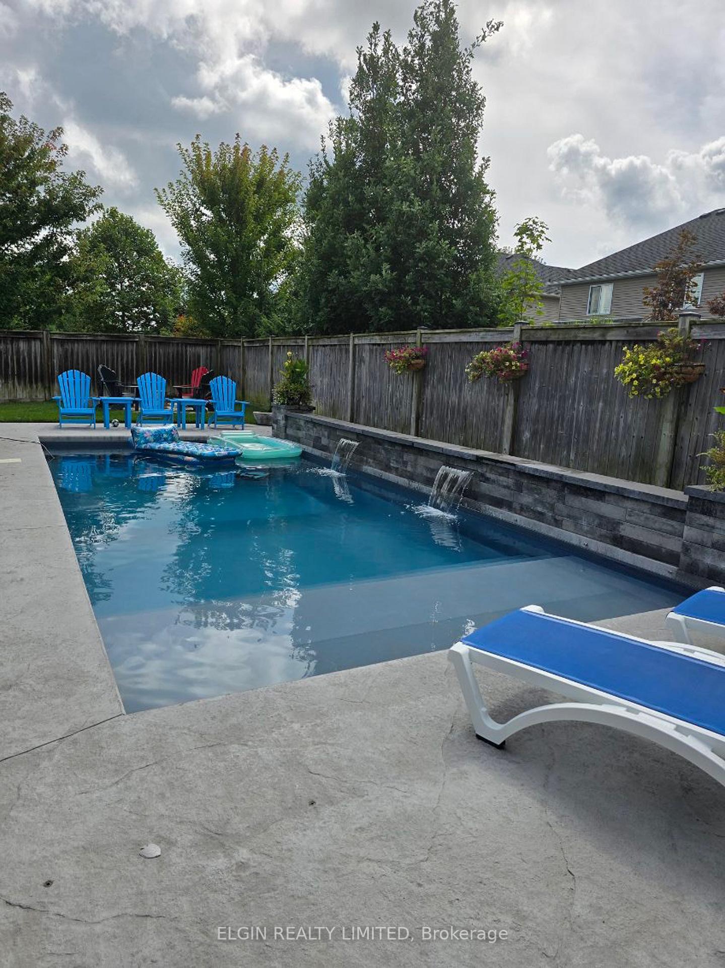Photo 41 of 10 Kingfisher Court, St. Thomas — HOMEH