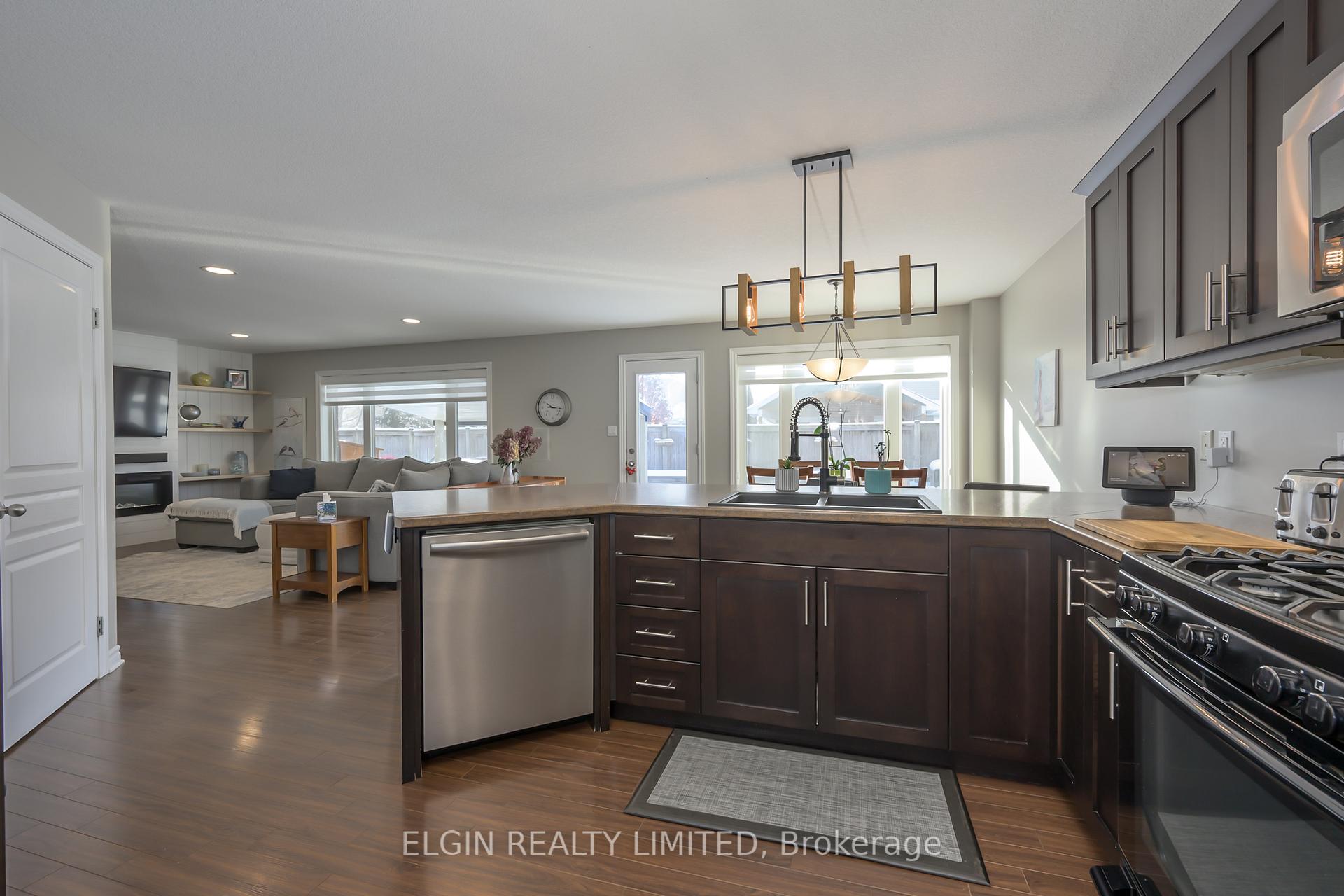 Photo 7 of 10 Kingfisher Court, St. Thomas — HOMEH