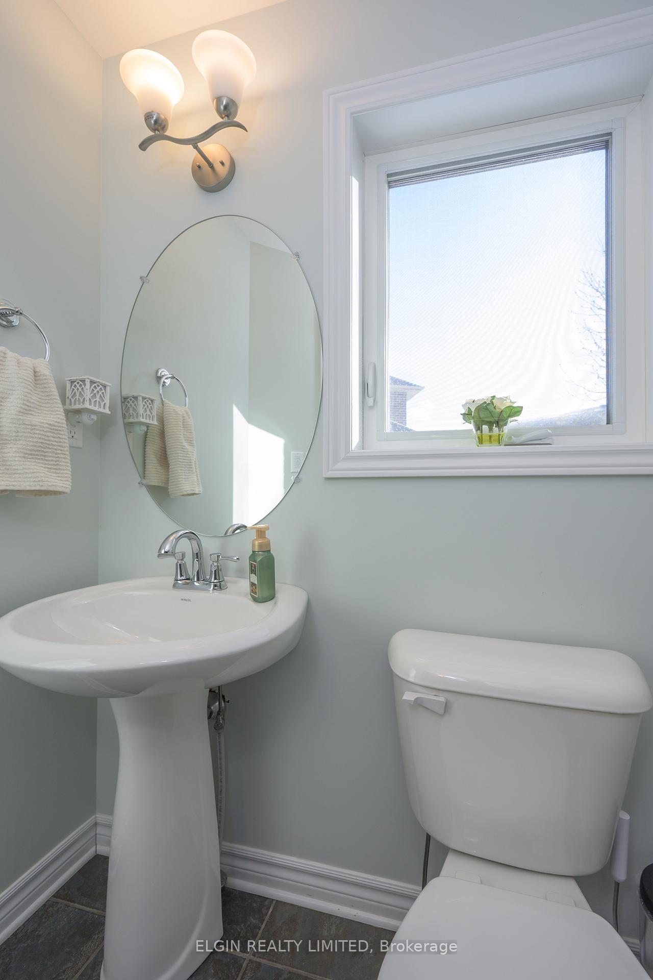 Photo 8 of 10 Kingfisher Court, St. Thomas — HOMEH