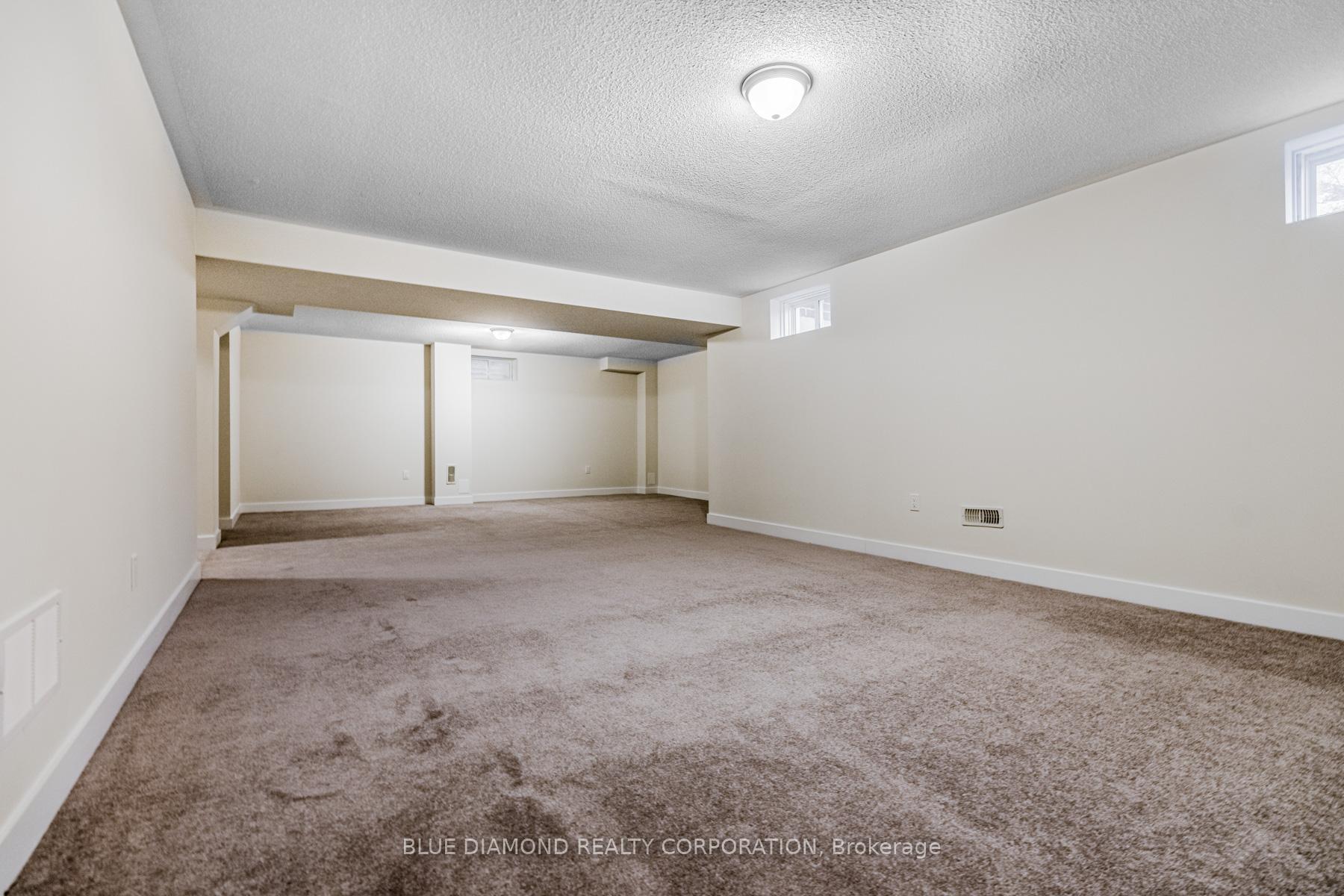 Photo 21 of 1483 Wellwood Terrace, Milton, Cobban — HOMEH