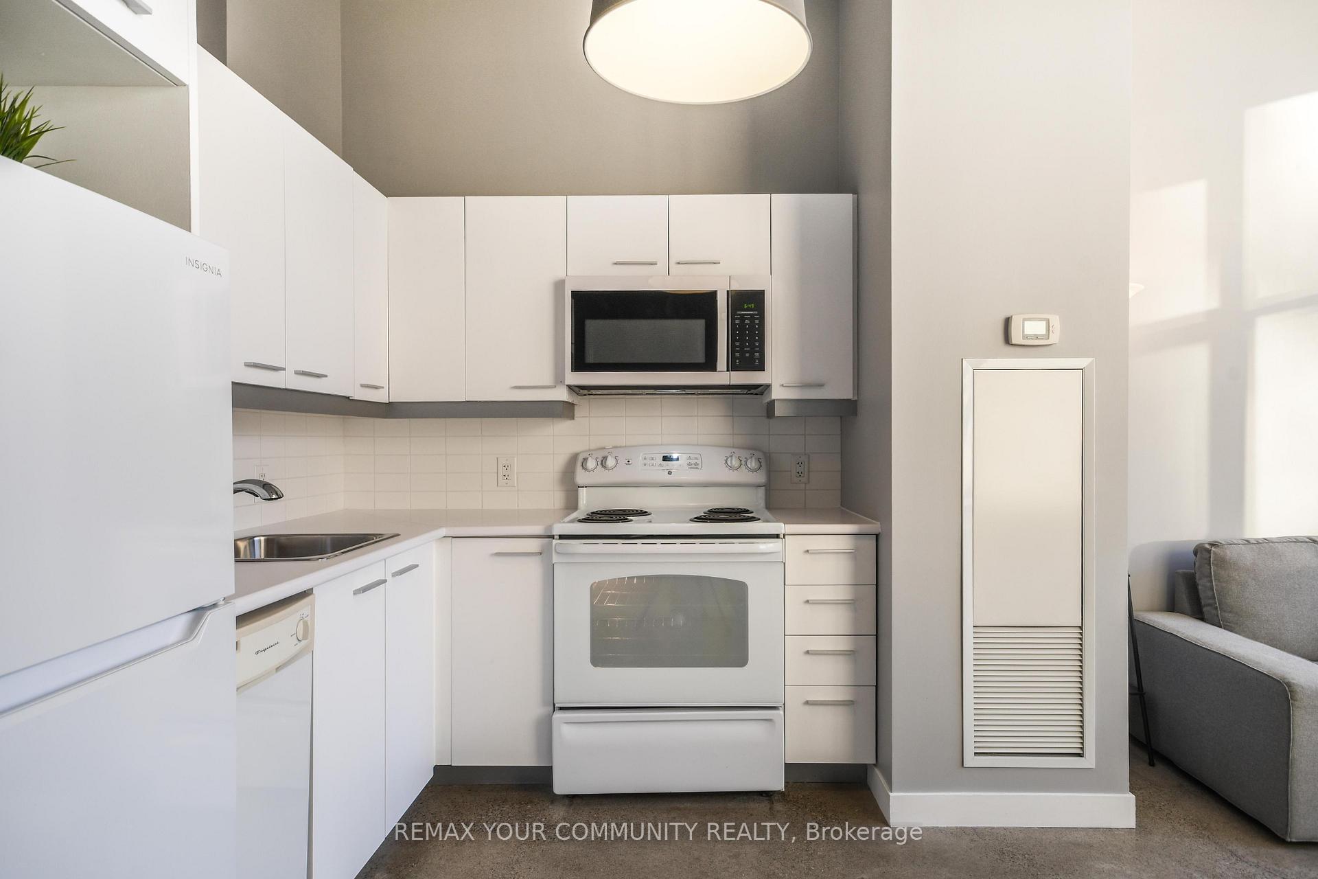 Photo 13 of Unit 304, 569 King Street E, Toronto, Moss Park — HOMEH