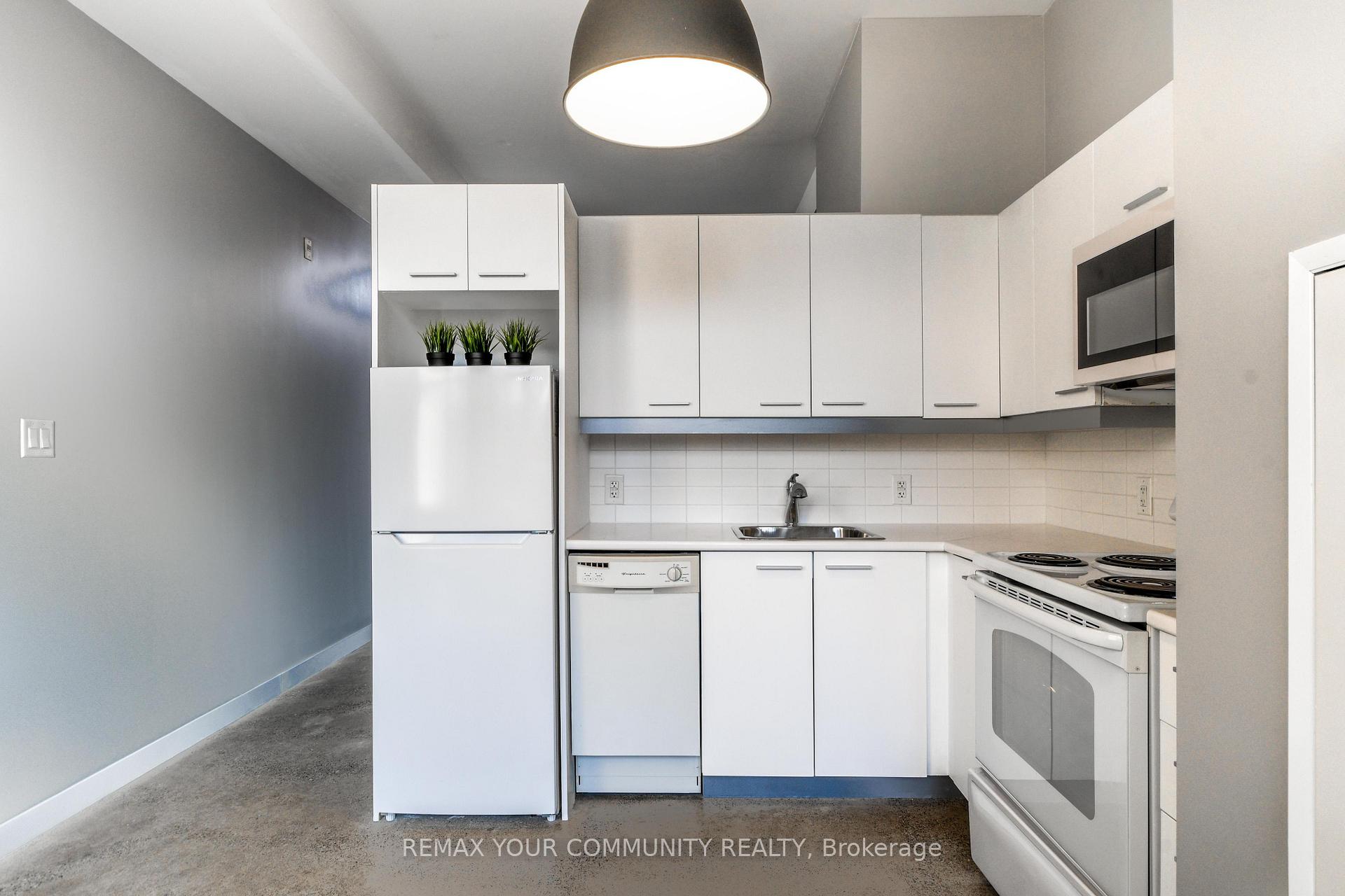 Photo 8 of Unit 304, 569 King Street E, Toronto, Moss Park — HOMEH