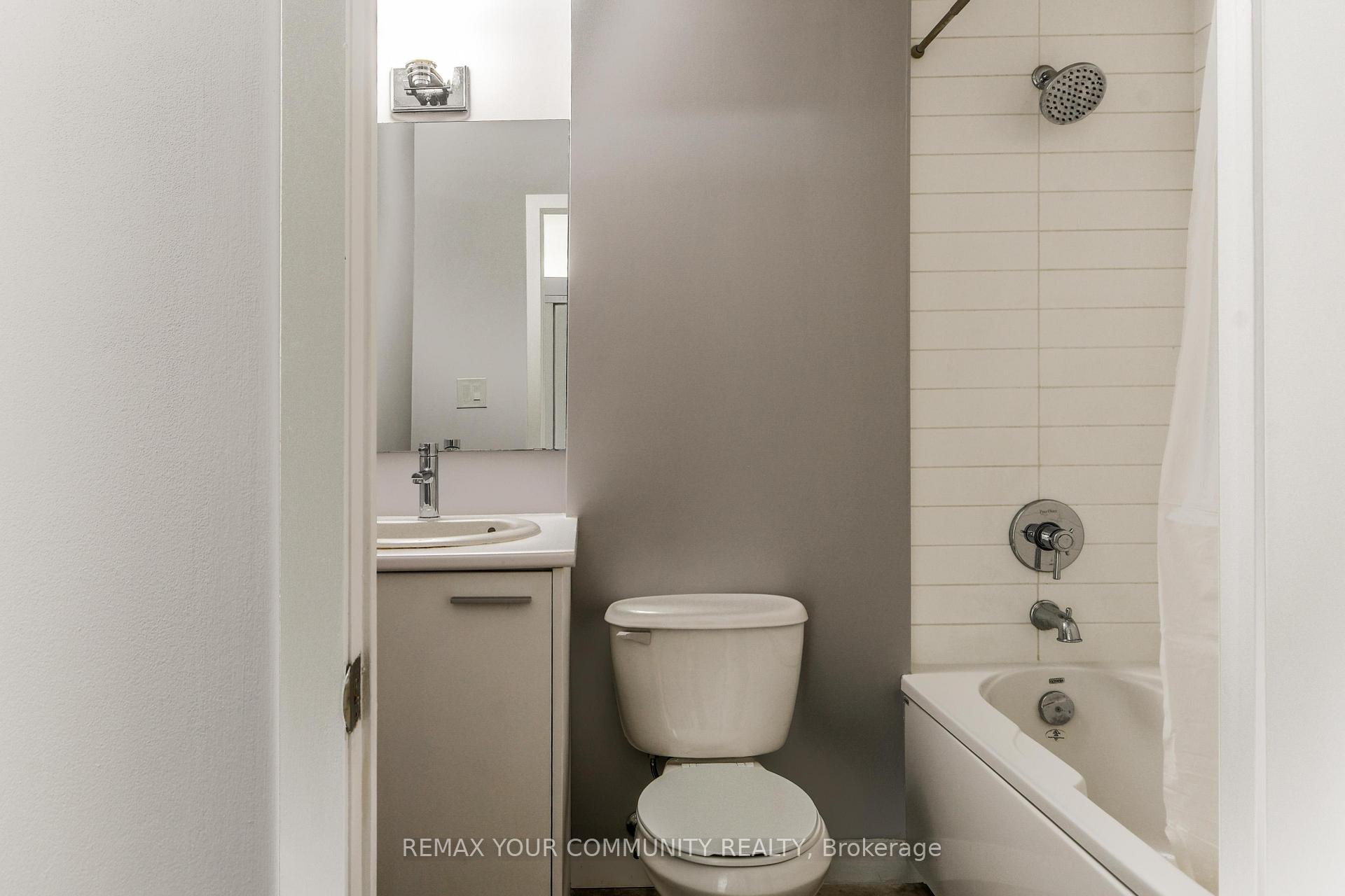 Photo 4 of Unit 304, 569 King Street E, Toronto, Moss Park — HOMEH