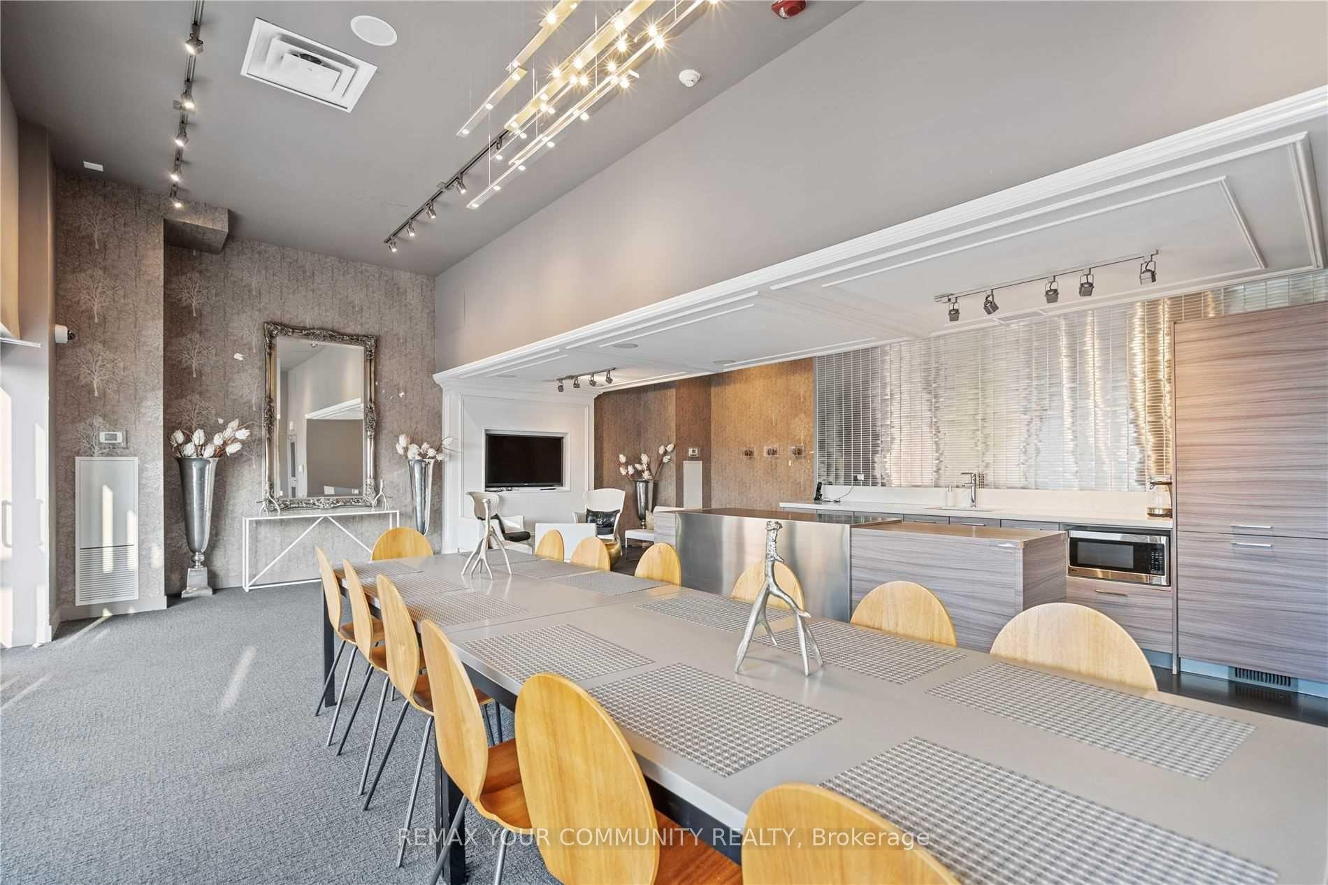 Photo 6 of Unit 304, 569 King Street E, Toronto, Moss Park — HOMEH