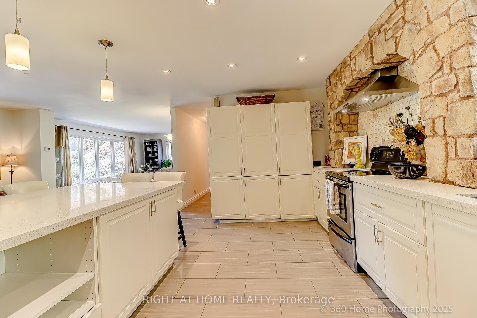 Photo 14 of 209 Wynhurst Road, Georgina, Keswick South — HOMEH