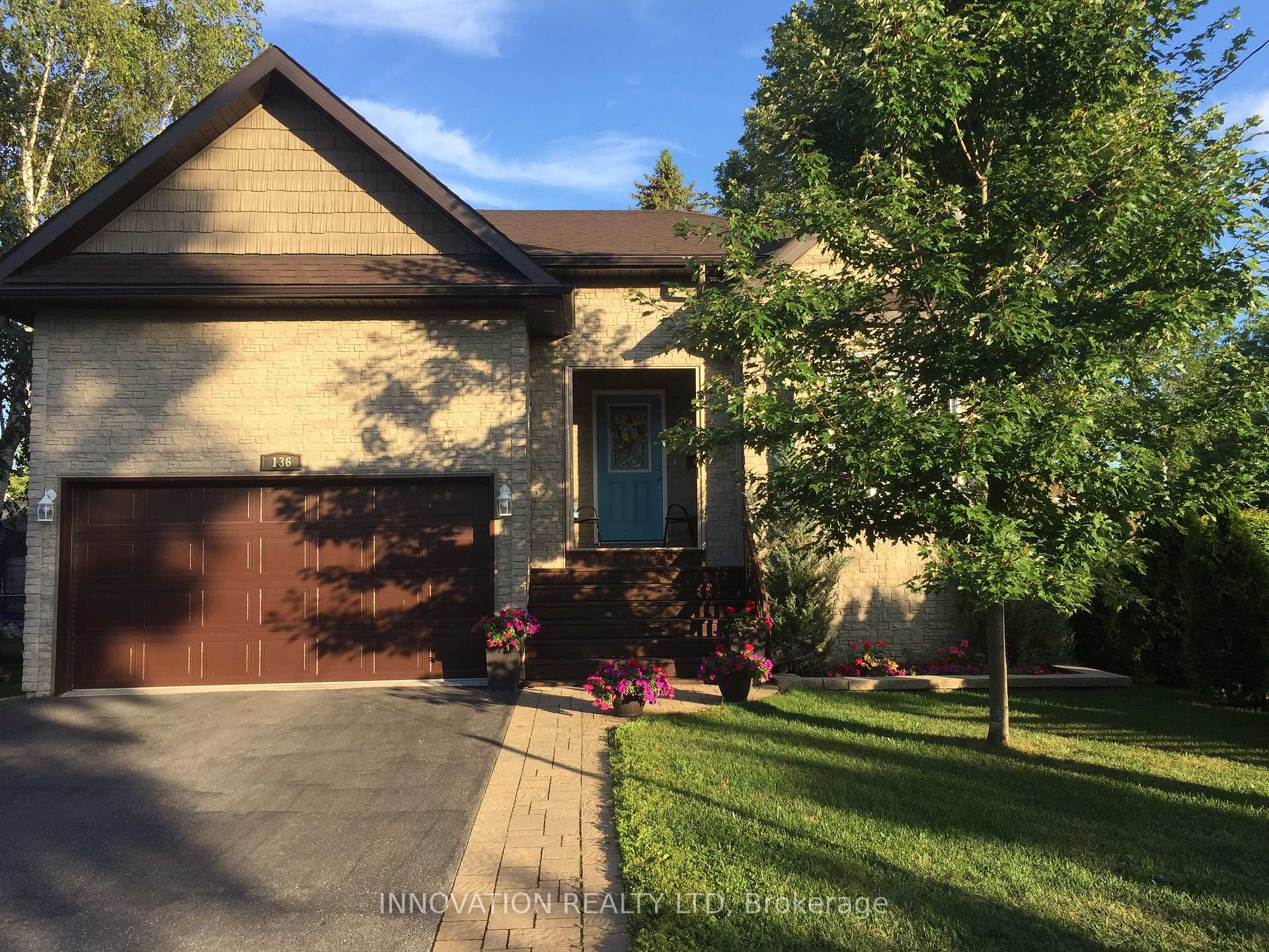 Photo 11 of 136 Munro Street, Carleton Place — HOMEH