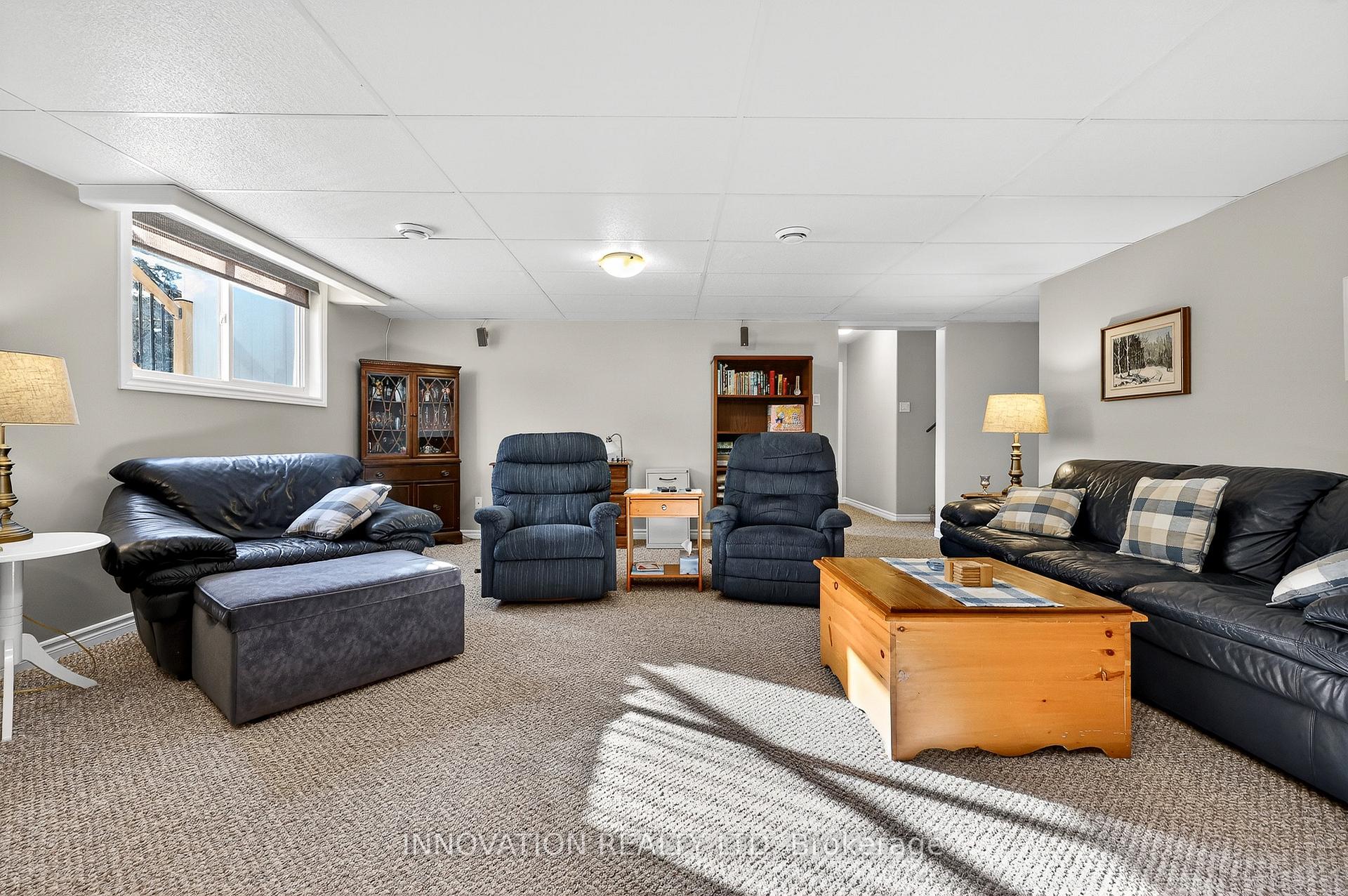 Photo 33 of 136 Munro Street, Carleton Place — HOMEH