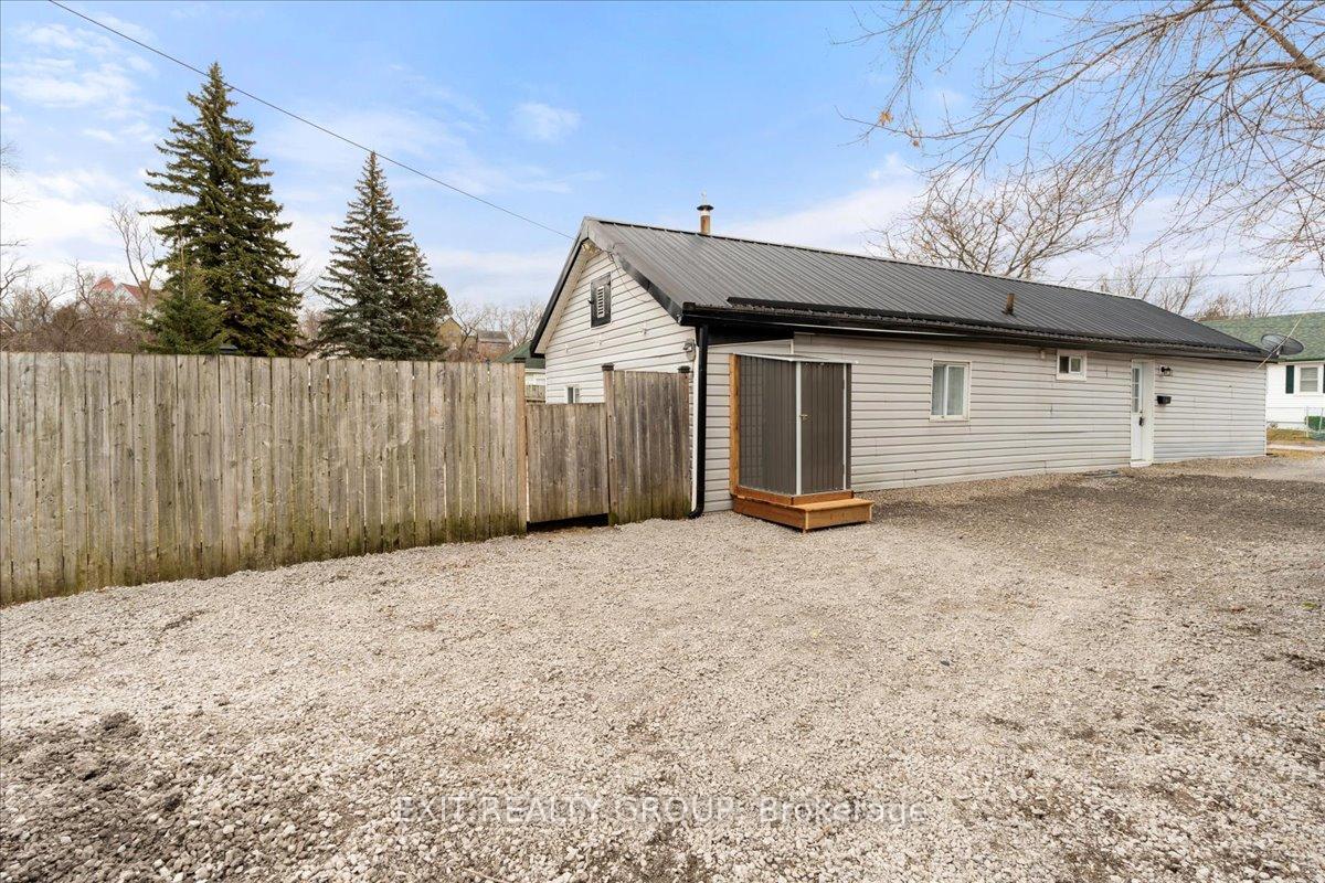 Photo 4 of 15 Brown Street, Belleville, Belleville Ward — HOMEH