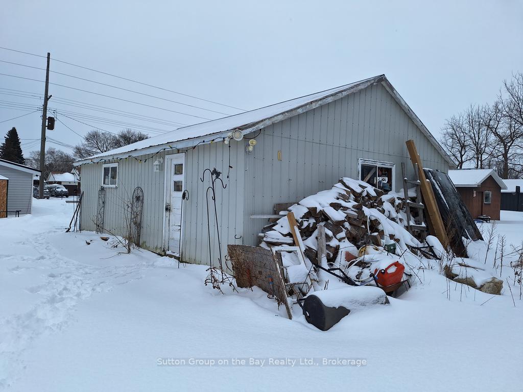 Photo 3 of 4154 County Road 24 Highway, Clearview, Nottawa — HOMEH