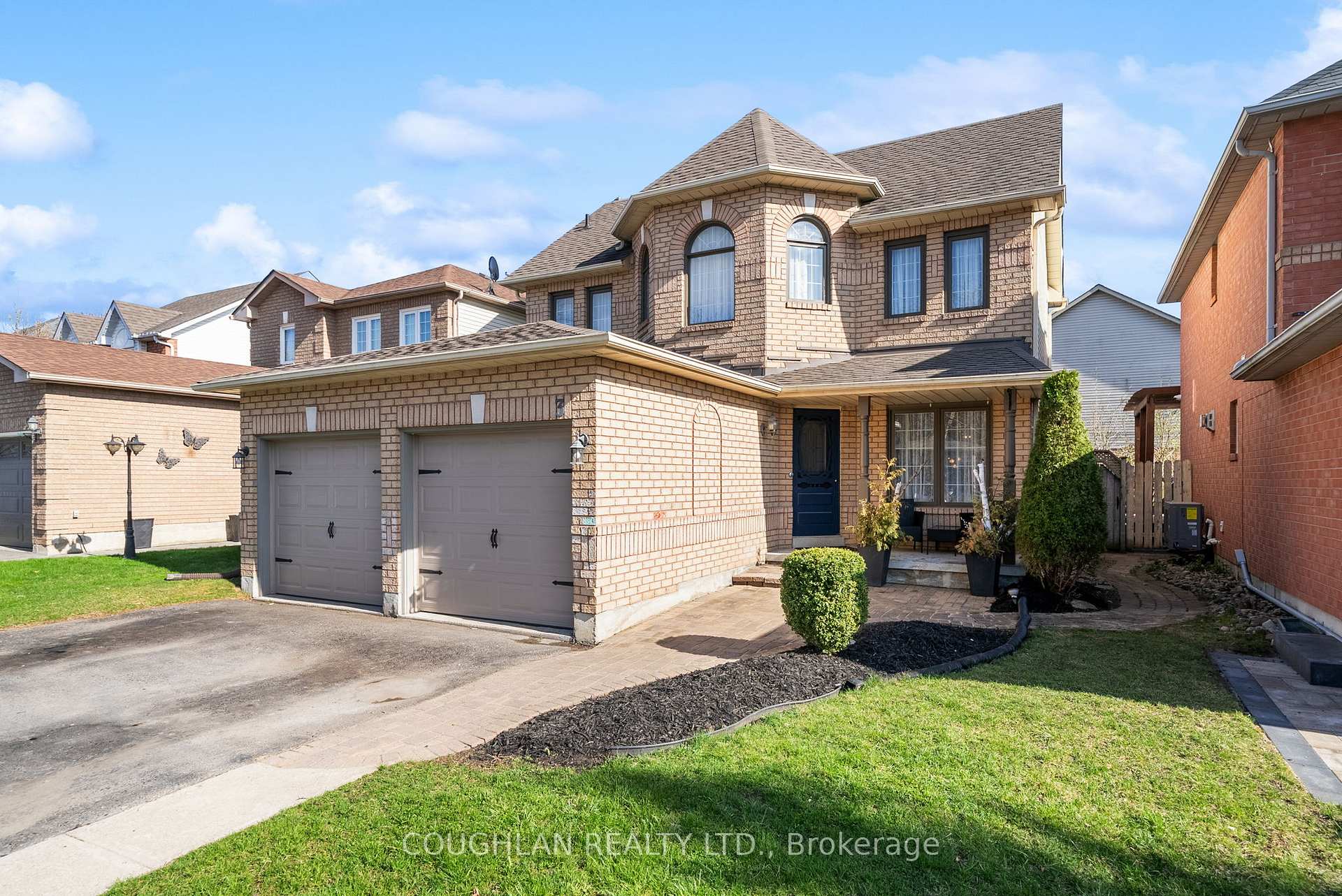Photo 2 of 3 Edgerton Drive, Clarington, Bowmanville — HOMEH
