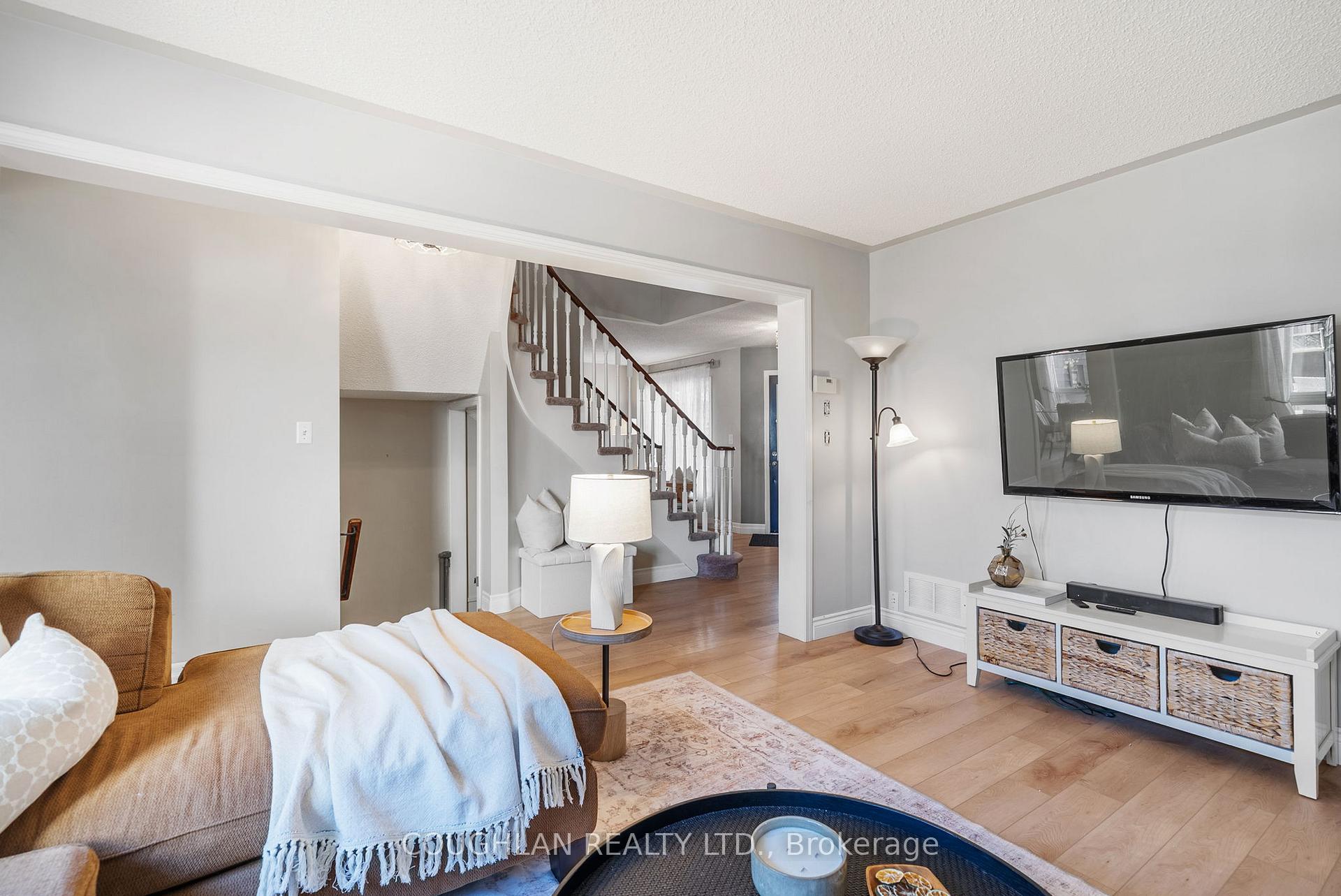 Photo 7 of 3 Edgerton Drive, Clarington, Bowmanville — HOMEH