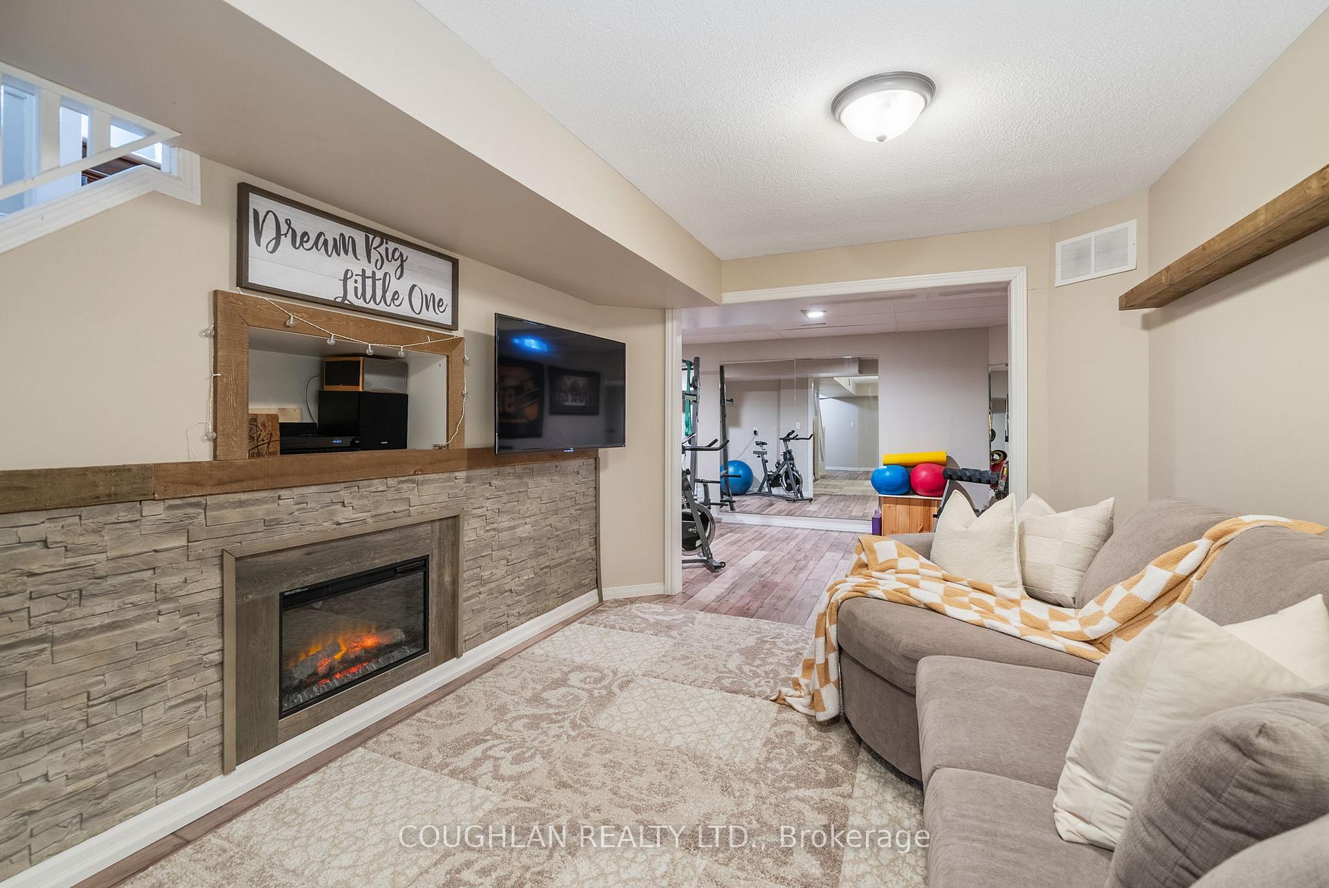 Photo 37 of 3 Edgerton Drive, Clarington, Bowmanville — HOMEH