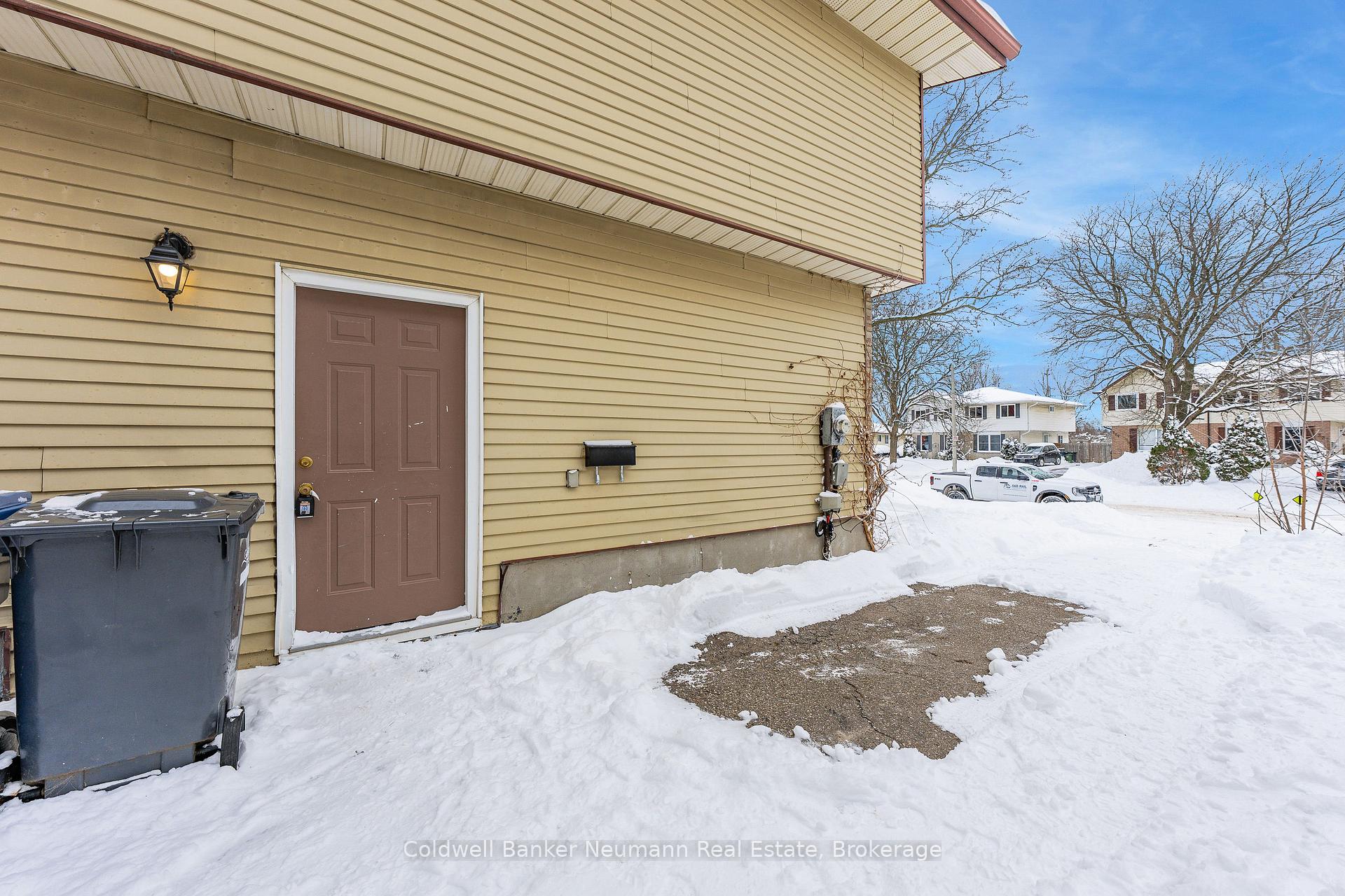Photo 4 of 324 Cole Road, Guelph, Kortright West — HOMEH