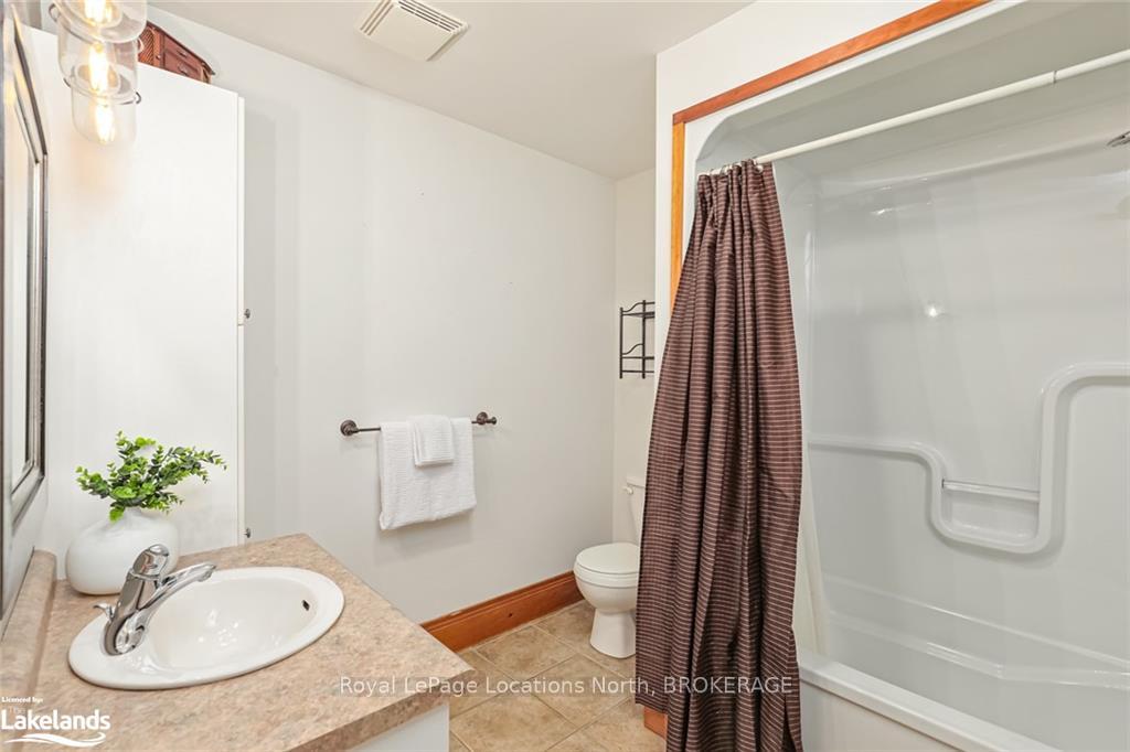 Photo 16 of 47 Blackburn Avenue, Clearview, Nottawa — HOMEH