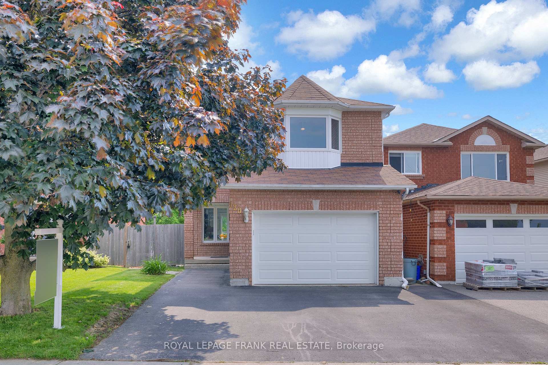 Photo 1 of 120 Bonnycastle Drive, Clarington, Bowmanville — HOMEH