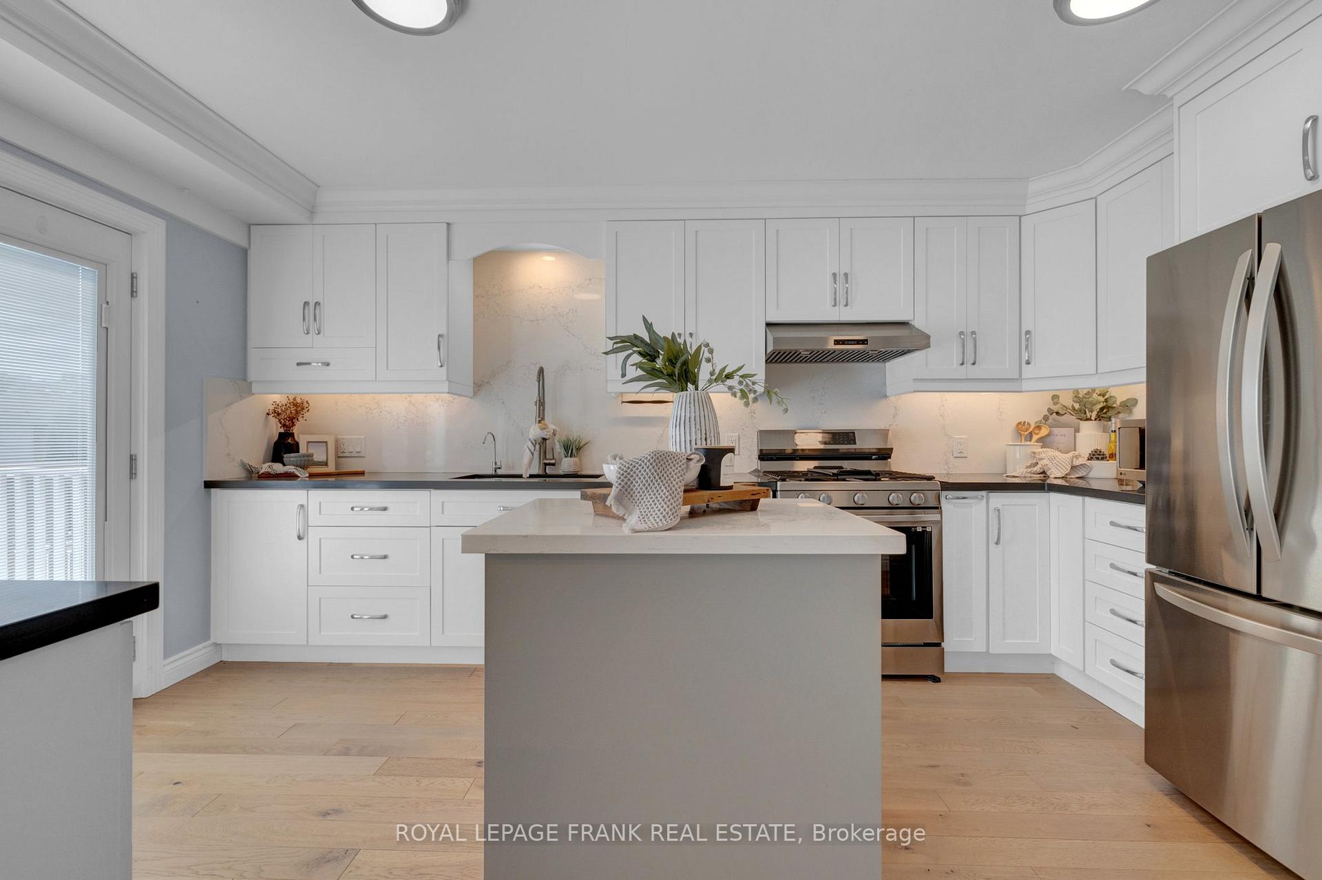 Photo 6 of 120 Bonnycastle Drive, Clarington, Bowmanville — HOMEH