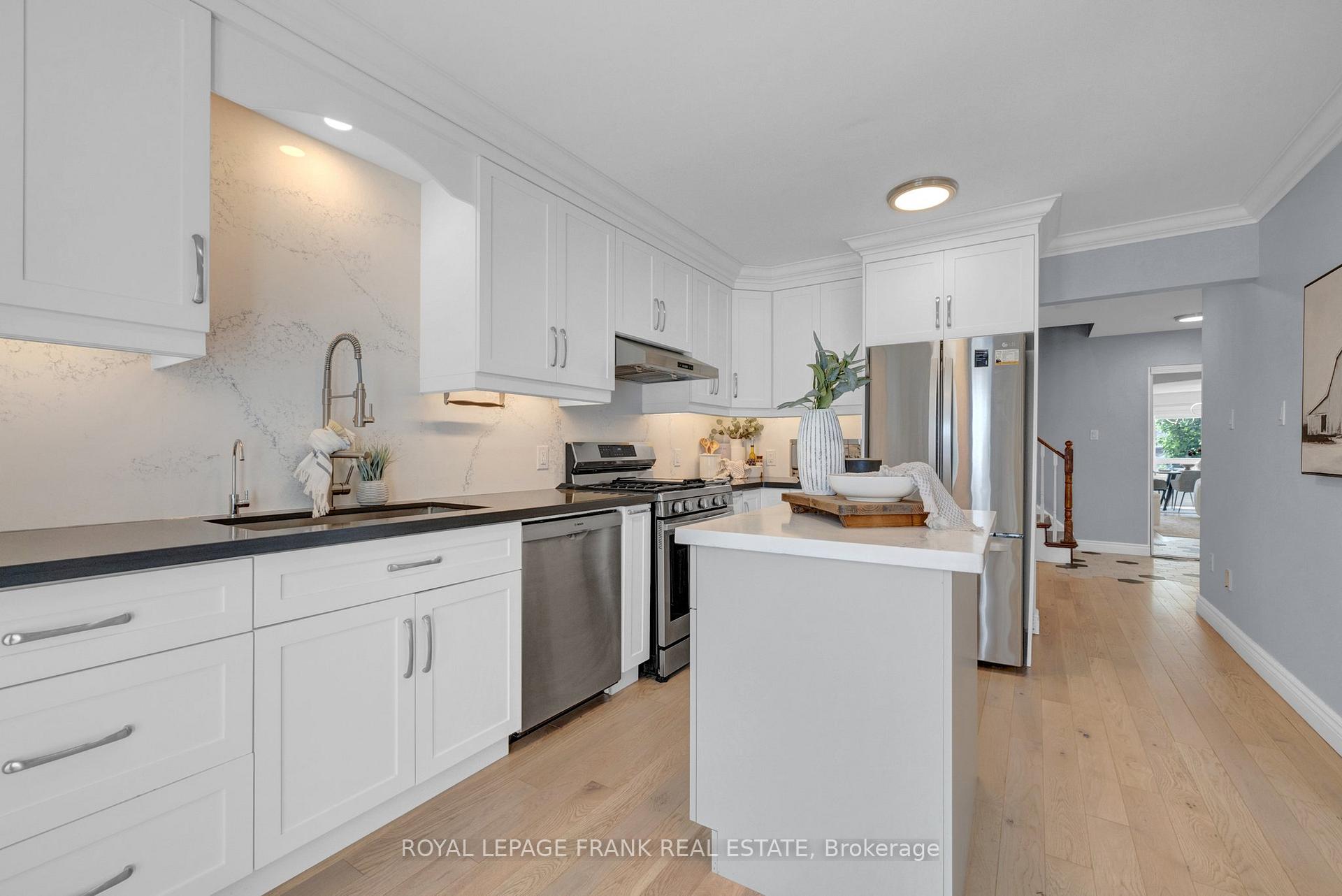 Photo 7 of 120 Bonnycastle Drive, Clarington, Bowmanville — HOMEH