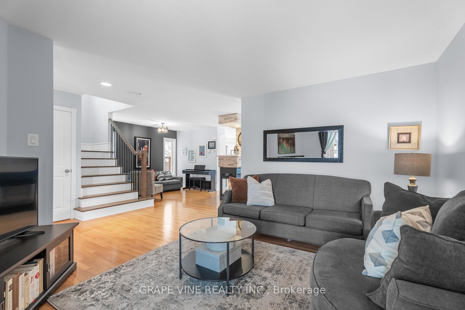 Photo 8 of 588 Dusty Miller Crescent, Ottawa, Riverside South/Gloucester Glen — HOMEH