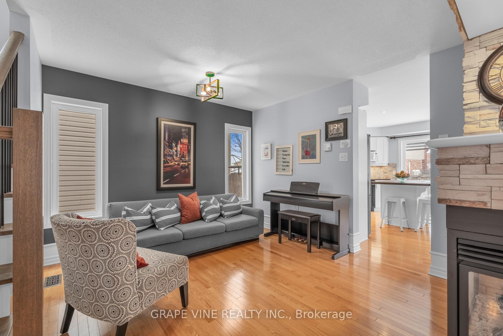 Photo 9 of 588 Dusty Miller Crescent, Ottawa, Riverside South/Gloucester Glen — HOMEH