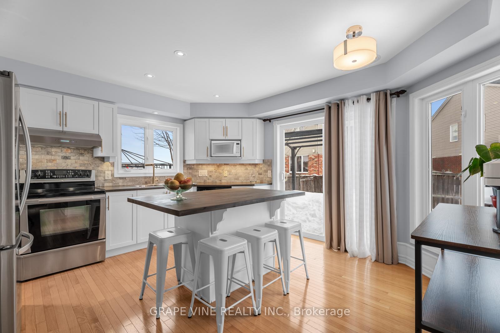 Photo 15 of 588 Dusty Miller Crescent, Ottawa, Riverside South/Gloucester Glen — HOMEH