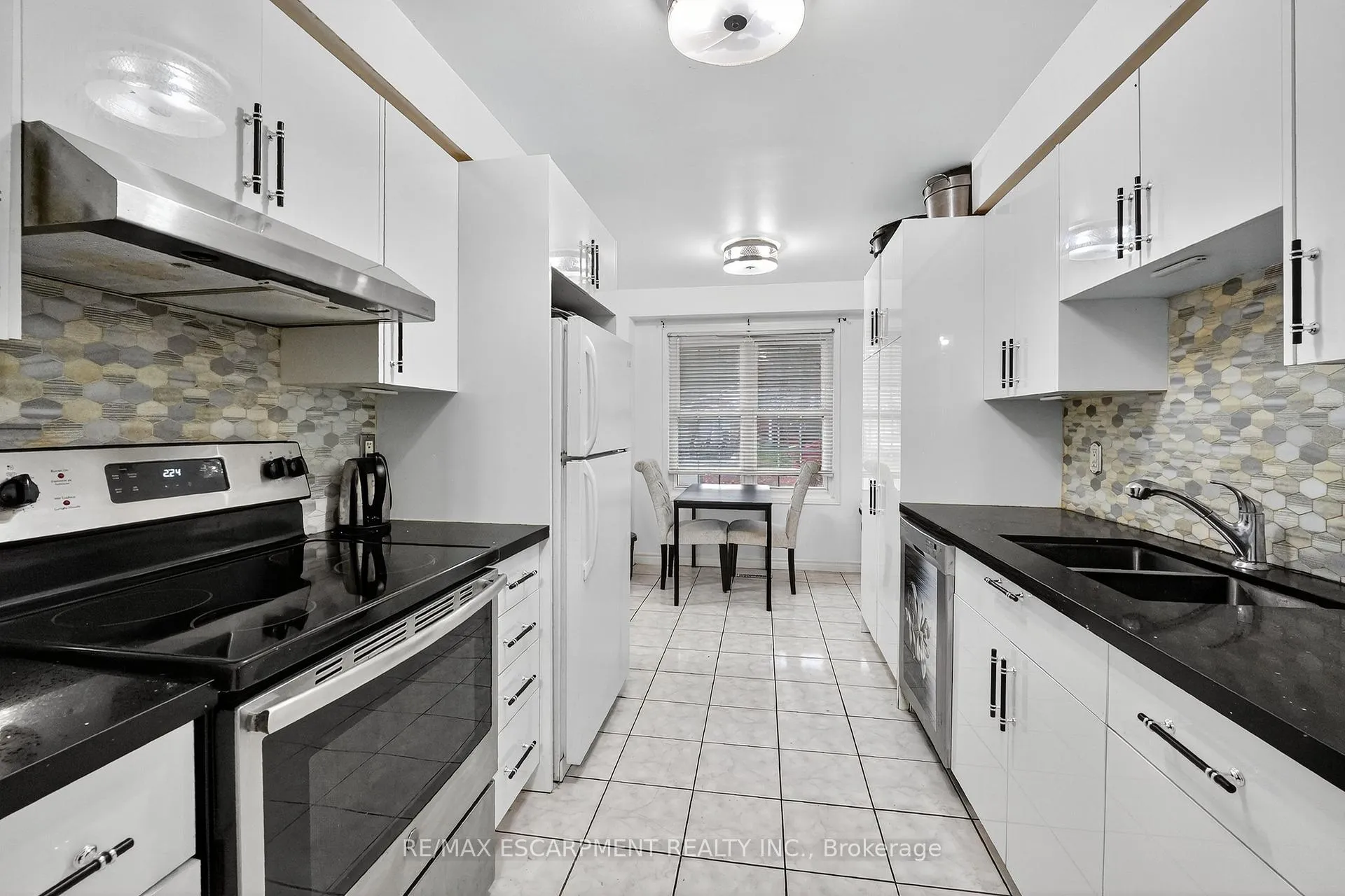 Photo 15 of 4 Pleasant Grove Terrace, Grimsby, Grimsby East — HOMEH